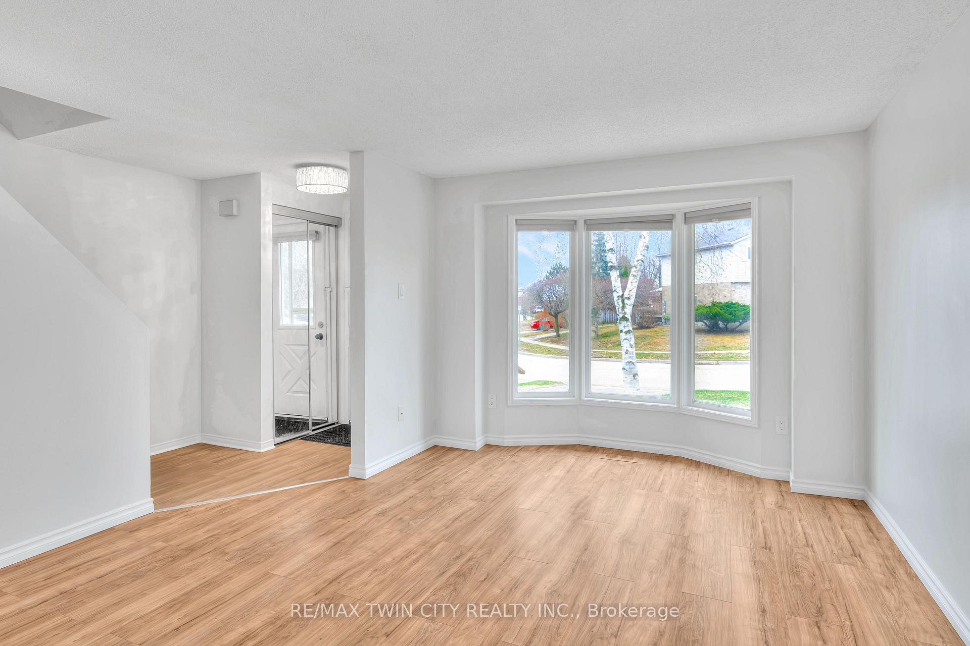 Photo 7 of 44 Cole Road, Guelph, Kortright West — HOMEH