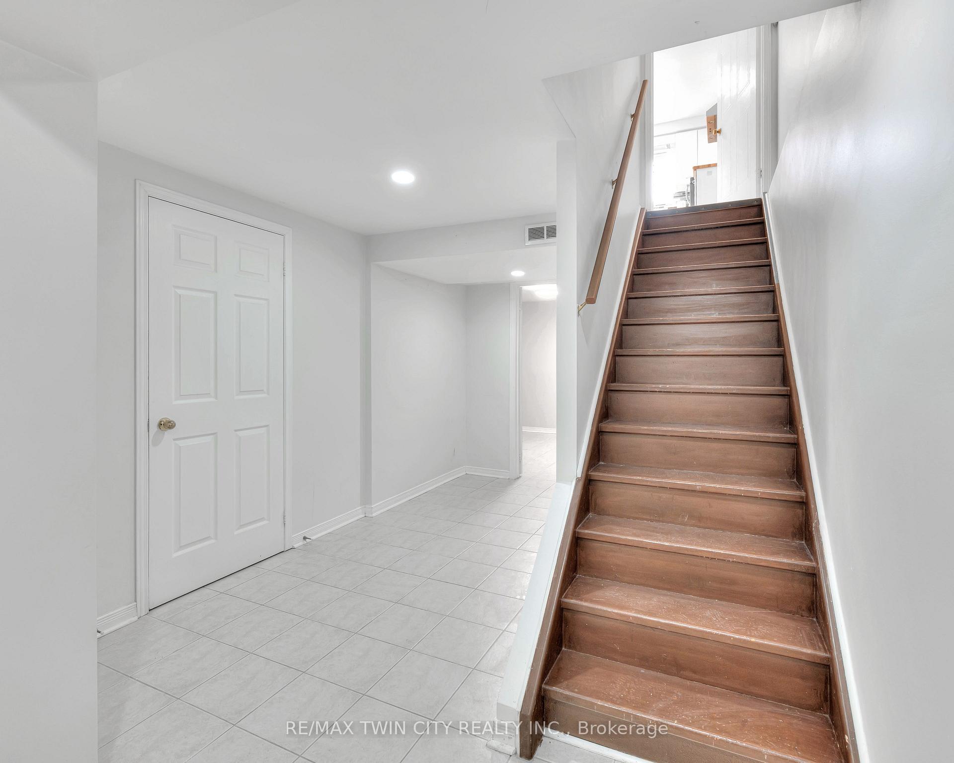 Photo 26 of 44 Cole Road, Guelph, Kortright West — HOMEH