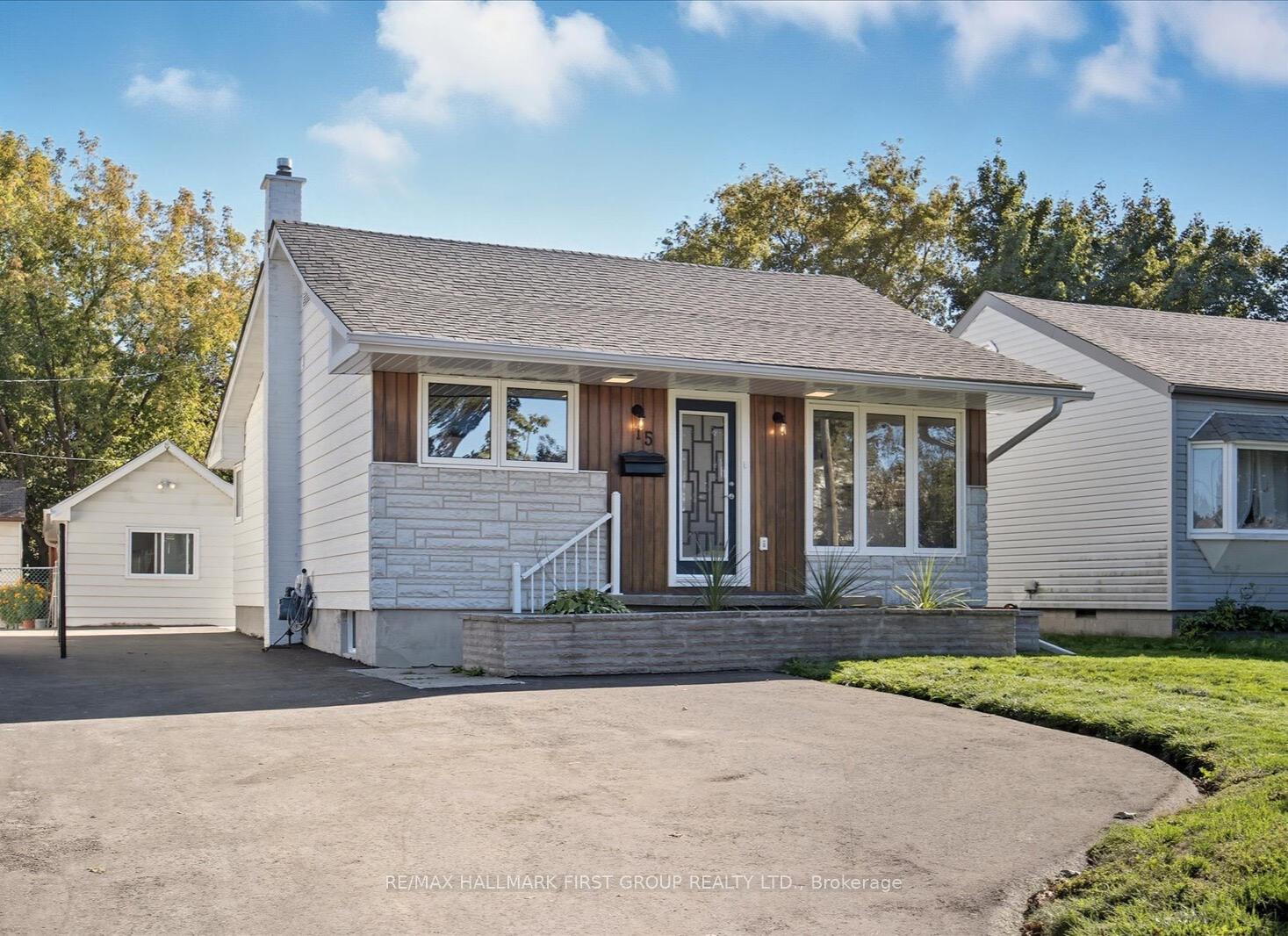 Photo 2 of 15 Pine Street, Ajax, Central — HOMEH