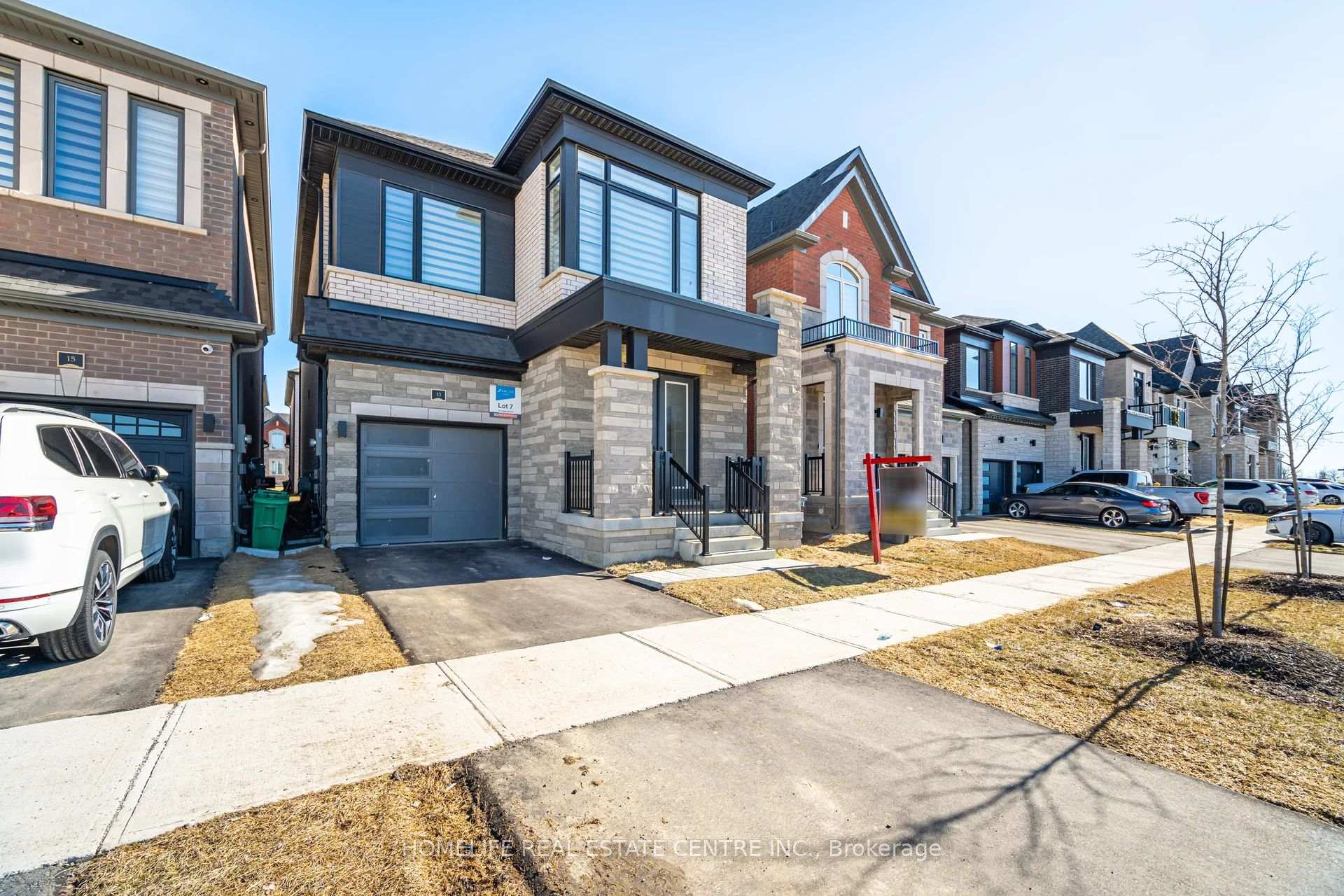 Photo 2 of 13 Lippa Drive, Caledon, Rural Caledon — HOMEH