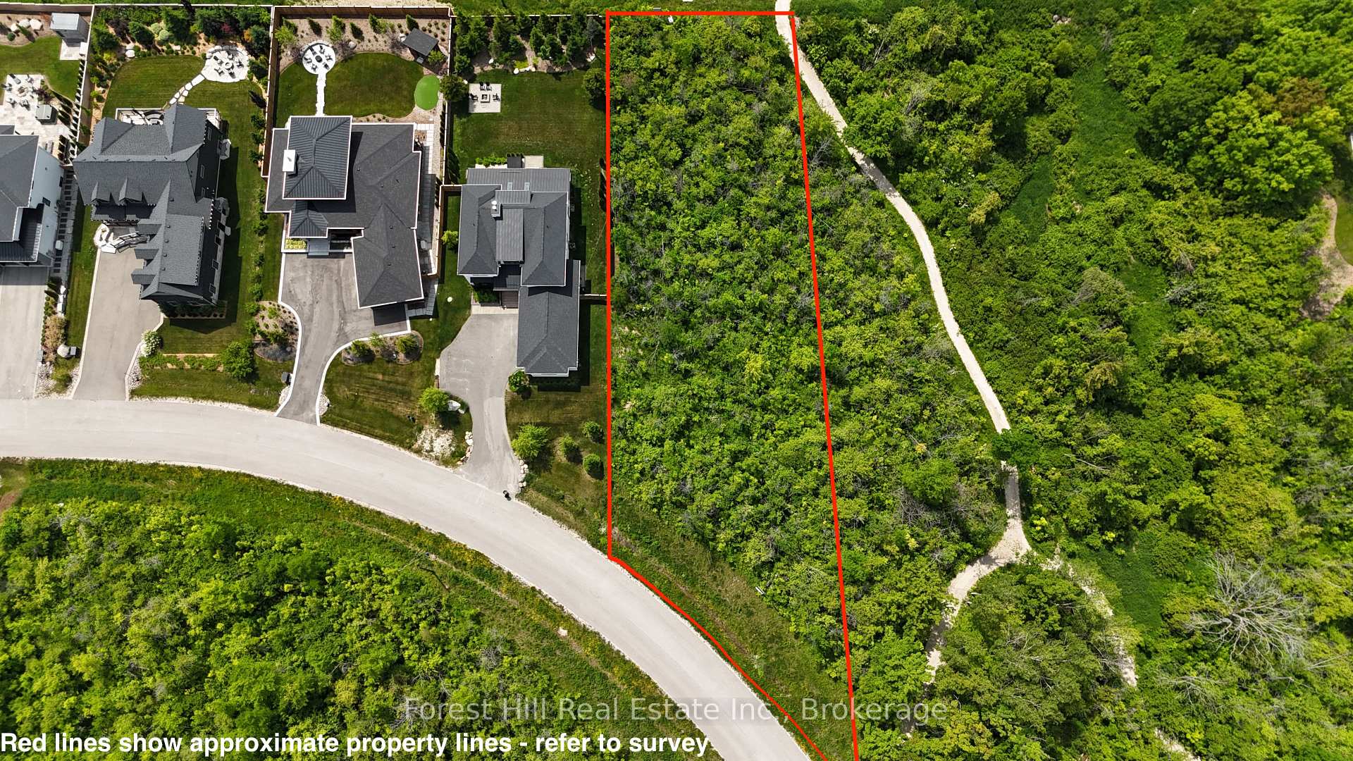 Photo 8 of 124 Interlaken Court, Blue Mountains — HOMEH