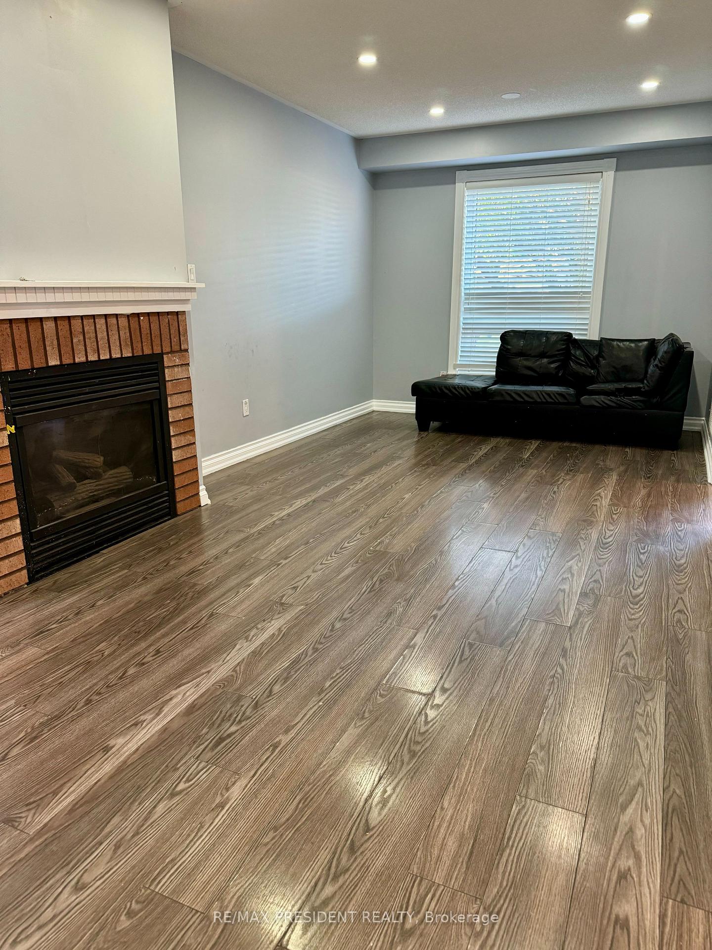 Photo 3 of 38 Nectarine Crescent, Brampton, Westgate — HOMEH