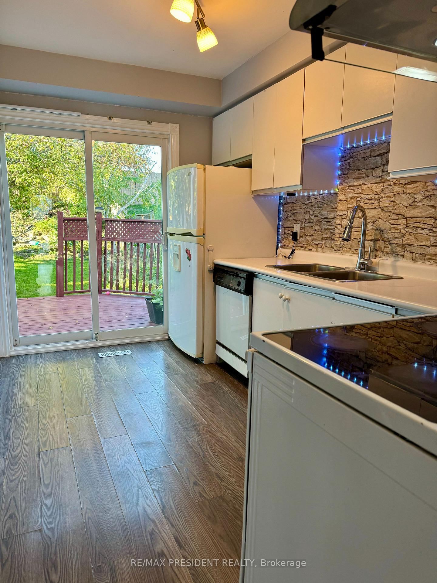 Photo 4 of 38 Nectarine Crescent, Brampton, Westgate — HOMEH