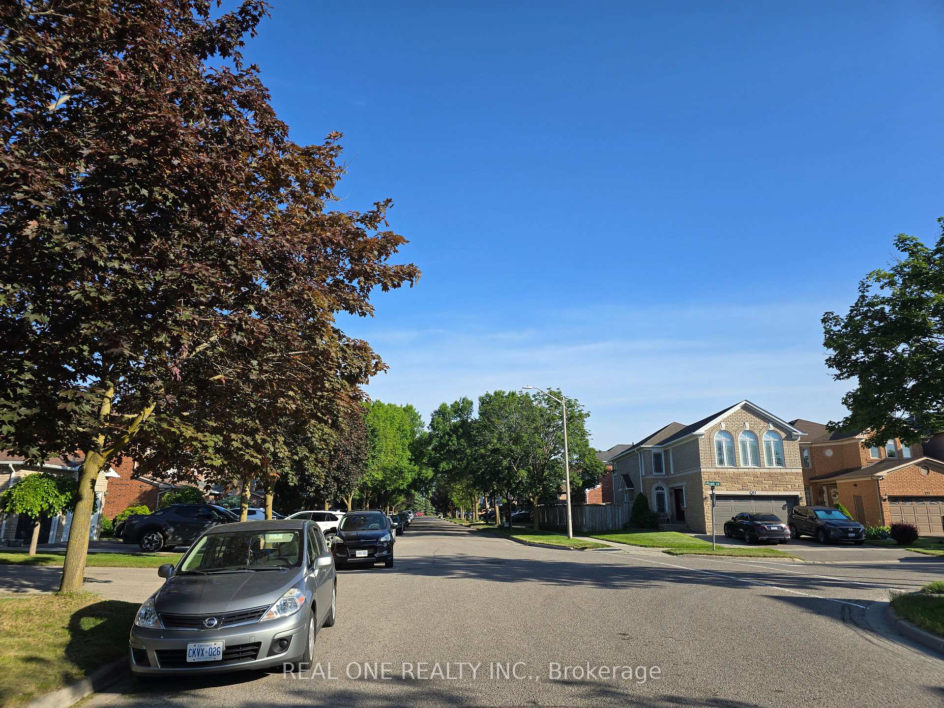 Photo 1 of 218 Pinnacle Trail, Aurora, Bayview Wellington — HOMEH