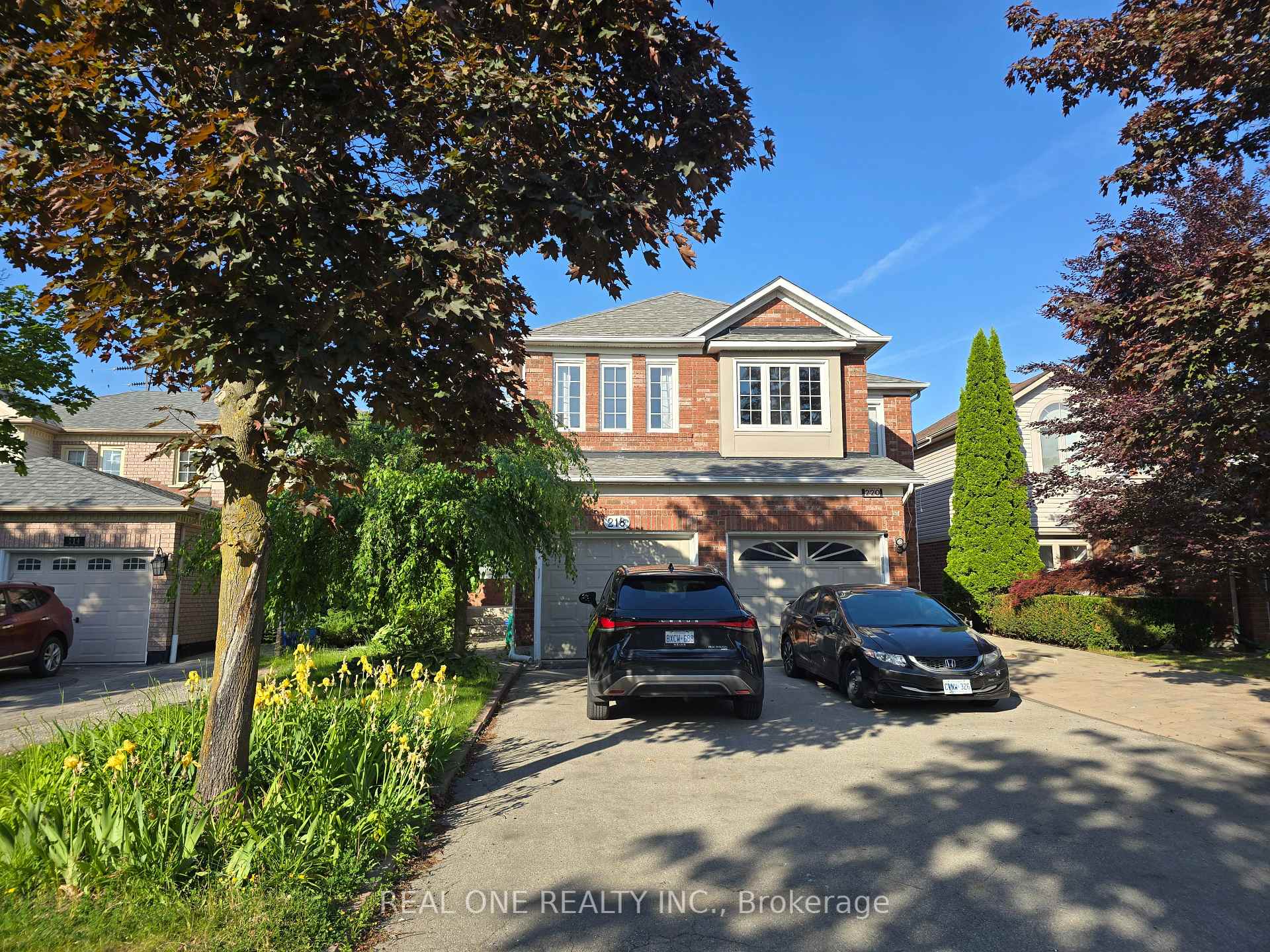Photo 3 of 218 Pinnacle Trail, Aurora, Bayview Wellington — HOMEH