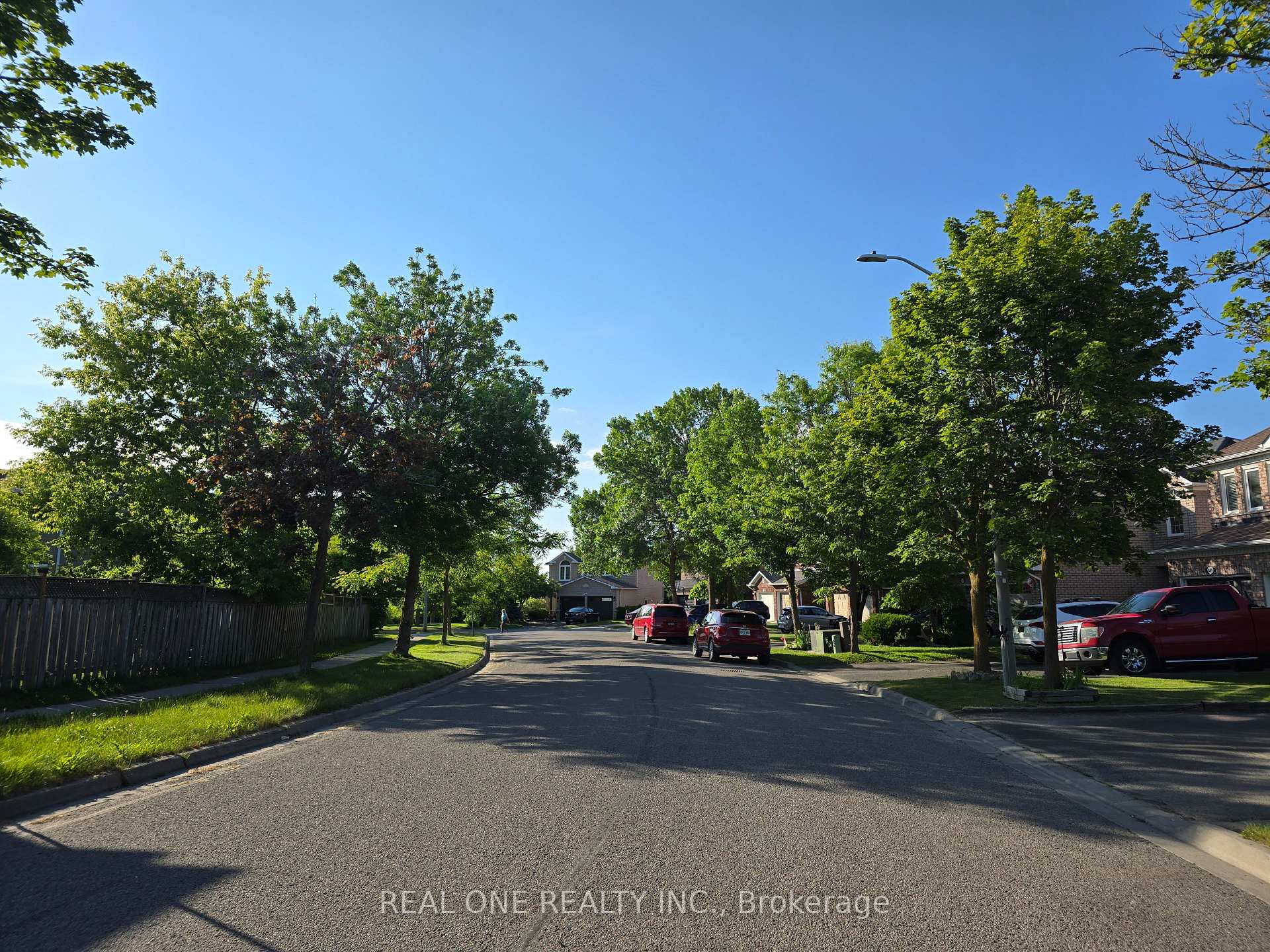 Photo 5 of 218 Pinnacle Trail, Aurora, Bayview Wellington — HOMEH