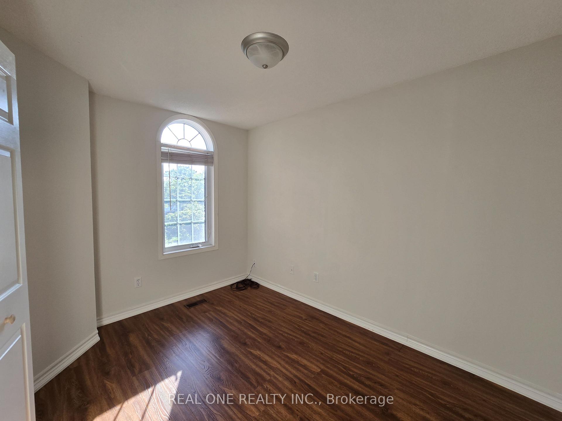 Photo 6 of 218 Pinnacle Trail, Aurora, Bayview Wellington — HOMEH
