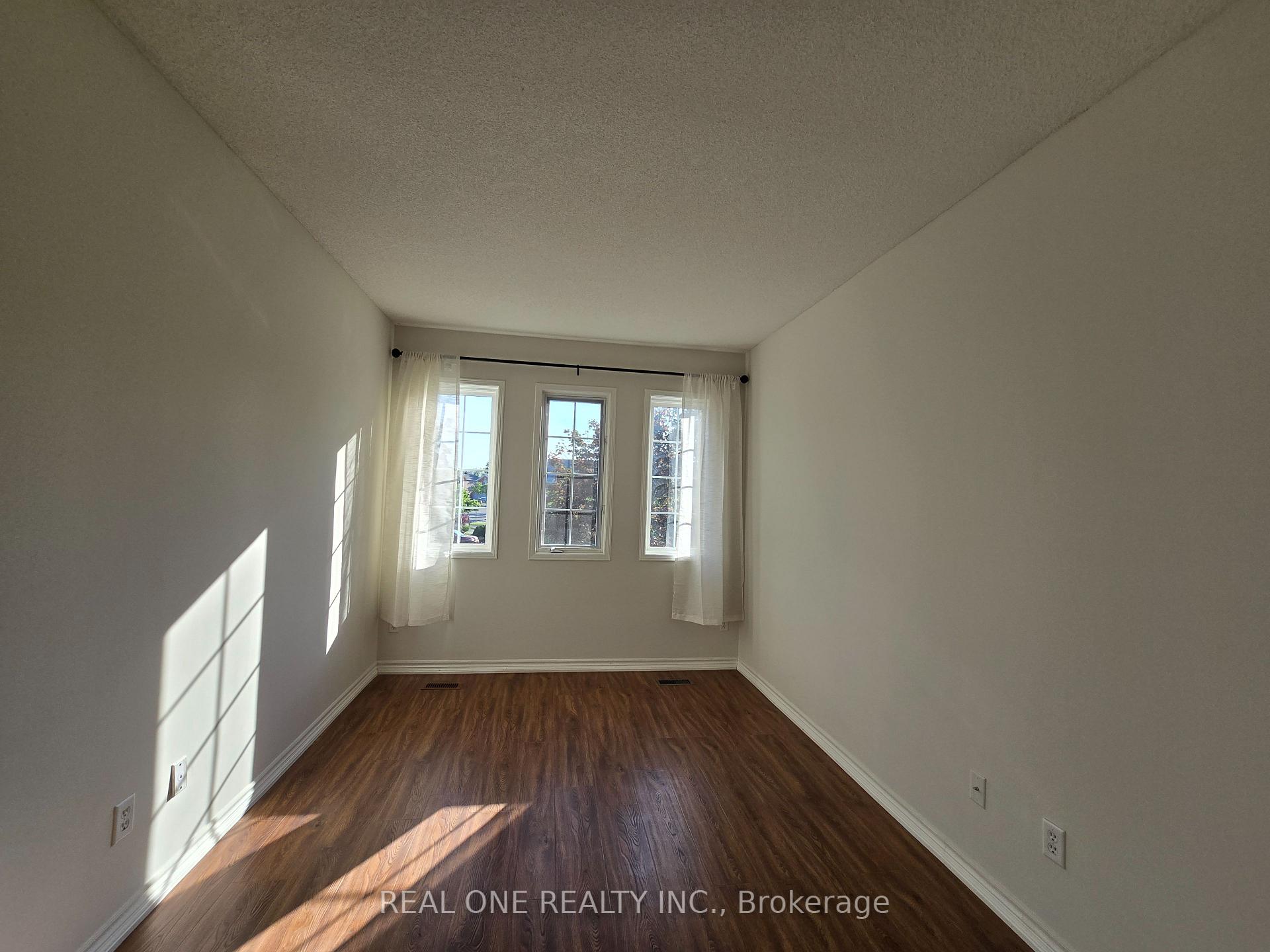 Photo 4 of 218 Pinnacle Trail, Aurora, Bayview Wellington — HOMEH
