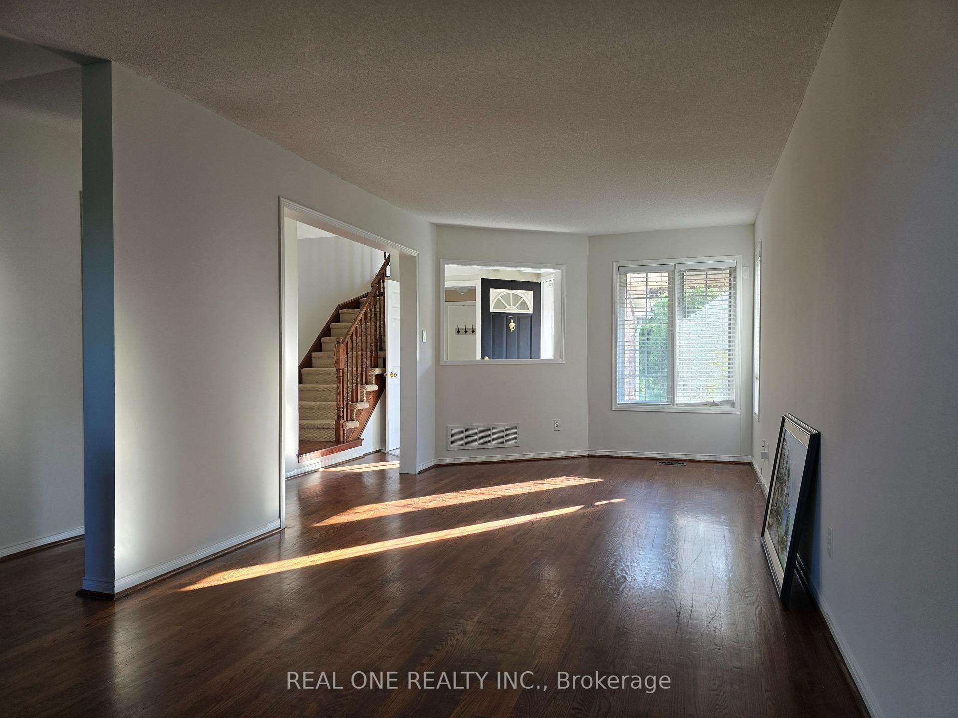 Photo 16 of 218 Pinnacle Trail, Aurora, Bayview Wellington — HOMEH
