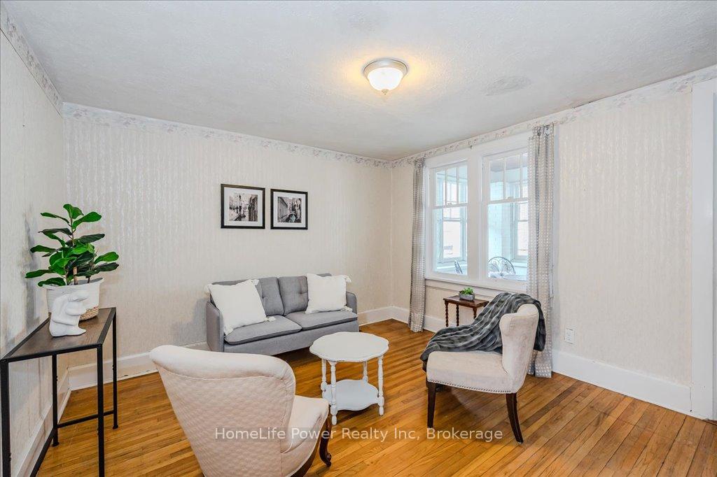 Photo 9 of 136 Oxford Street S, Guelph, Downtown — HOMEH