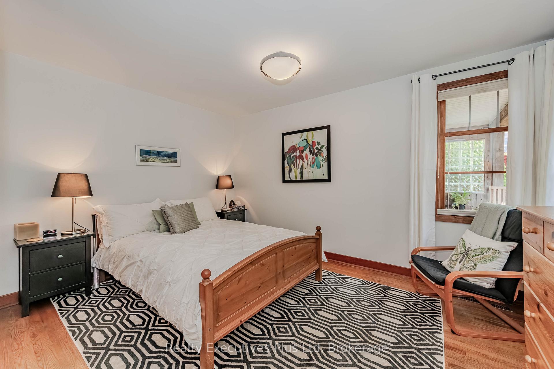 Photo 22 of 8 Echo Drive, Guelph, Dovercliffe Park/Old University — HOMEH