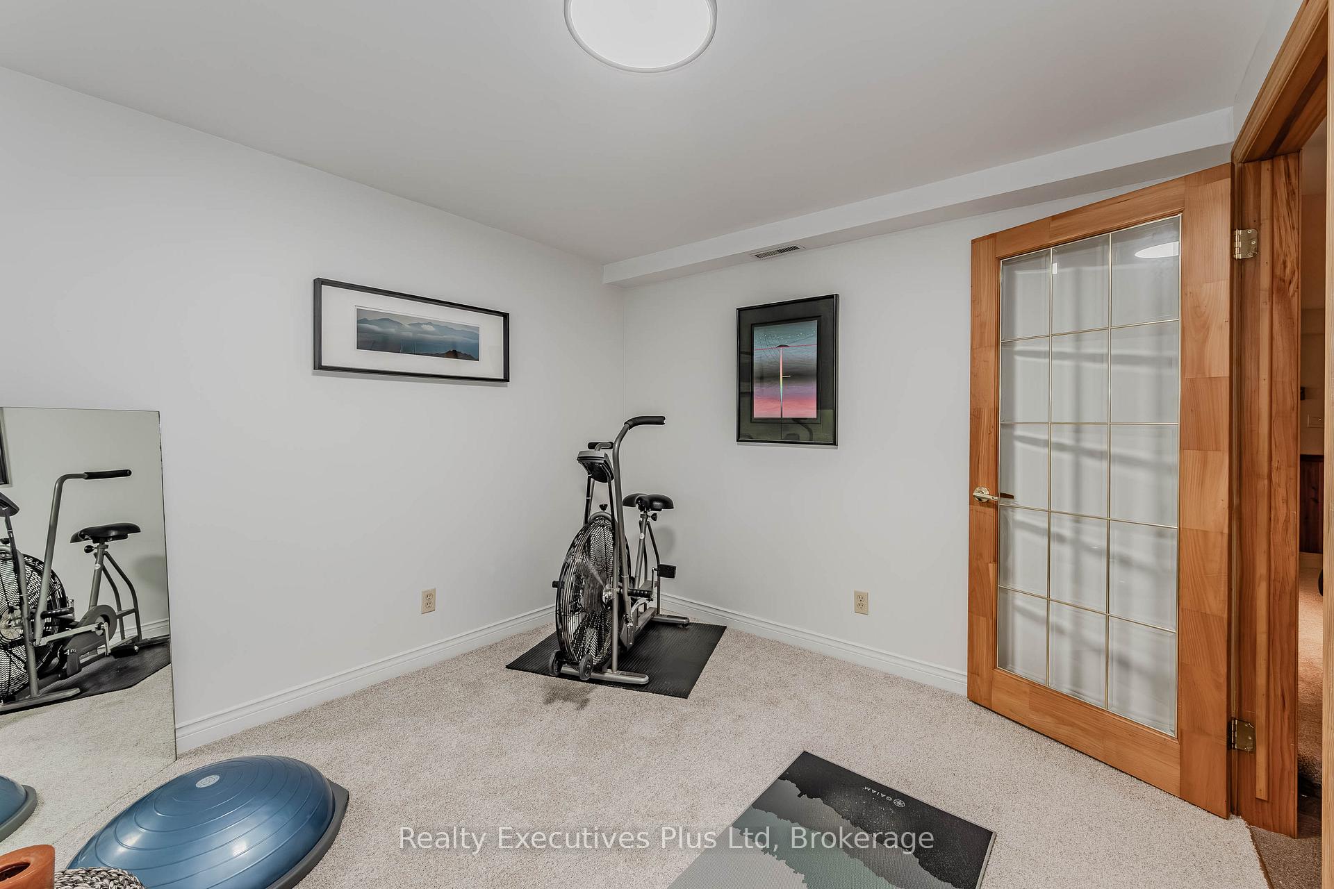 Photo 30 of 8 Echo Drive, Guelph, Dovercliffe Park/Old University — HOMEH