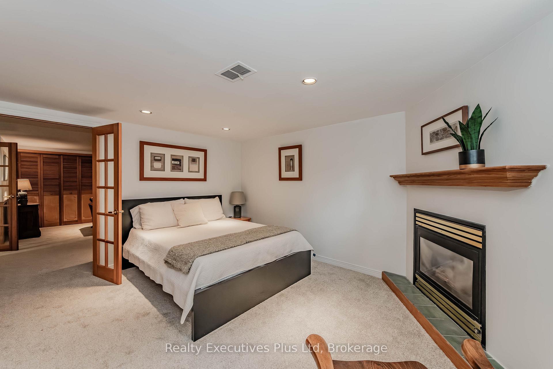 Photo 34 of 8 Echo Drive, Guelph, Dovercliffe Park/Old University — HOMEH