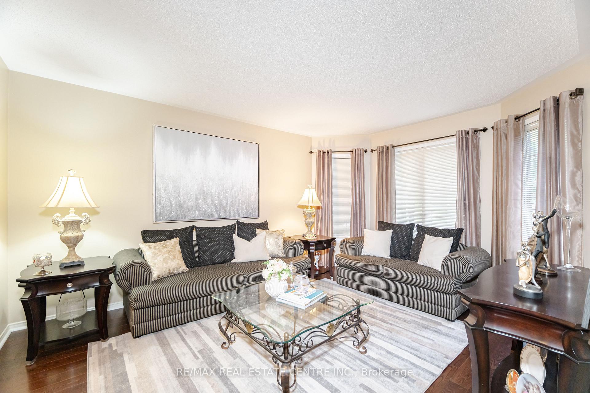Photo 8 of 126 Eagleridge Drive, Brampton, Sandringham-Wellington — HOMEH