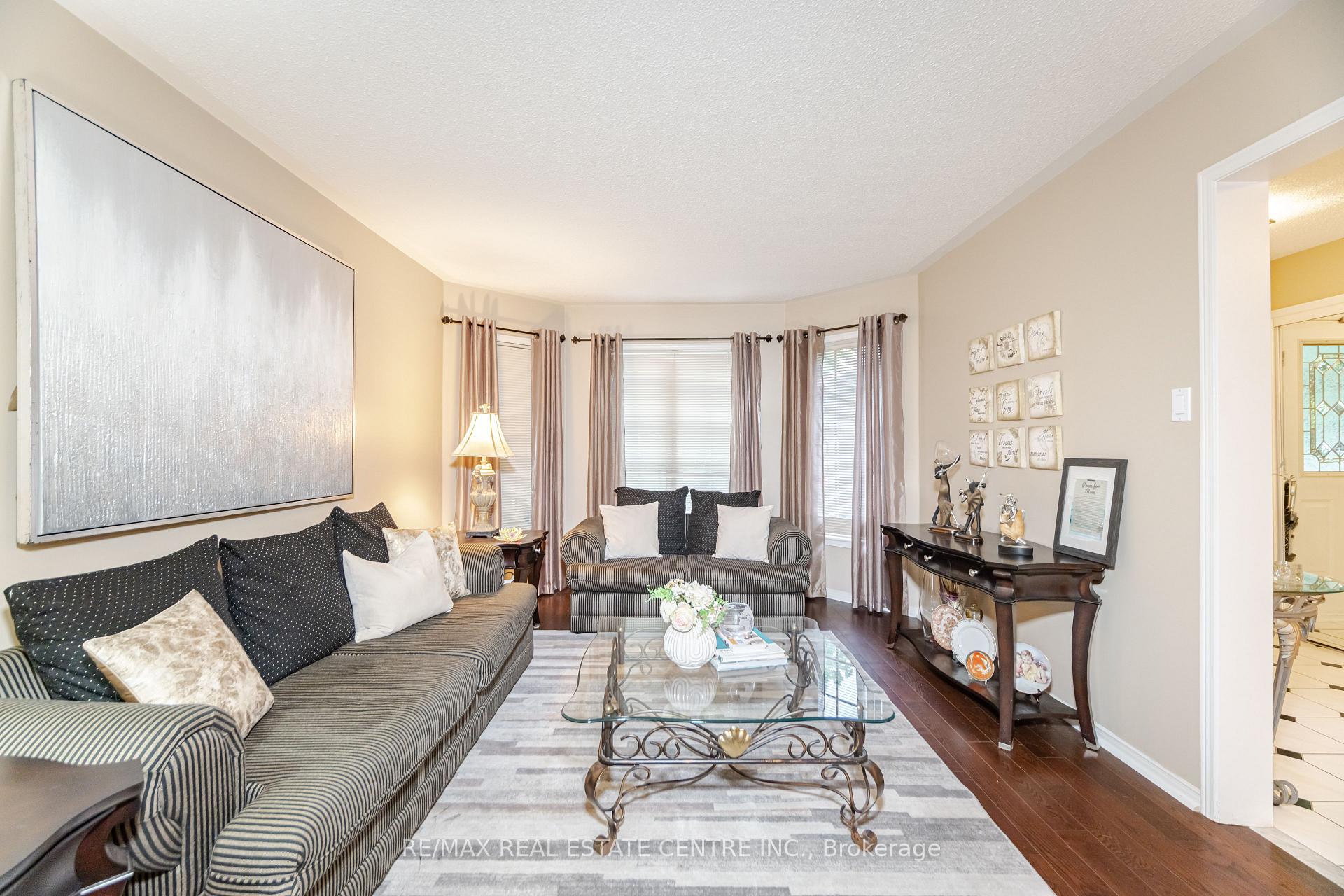 Photo 9 of 126 Eagleridge Drive, Brampton, Sandringham-Wellington — HOMEH