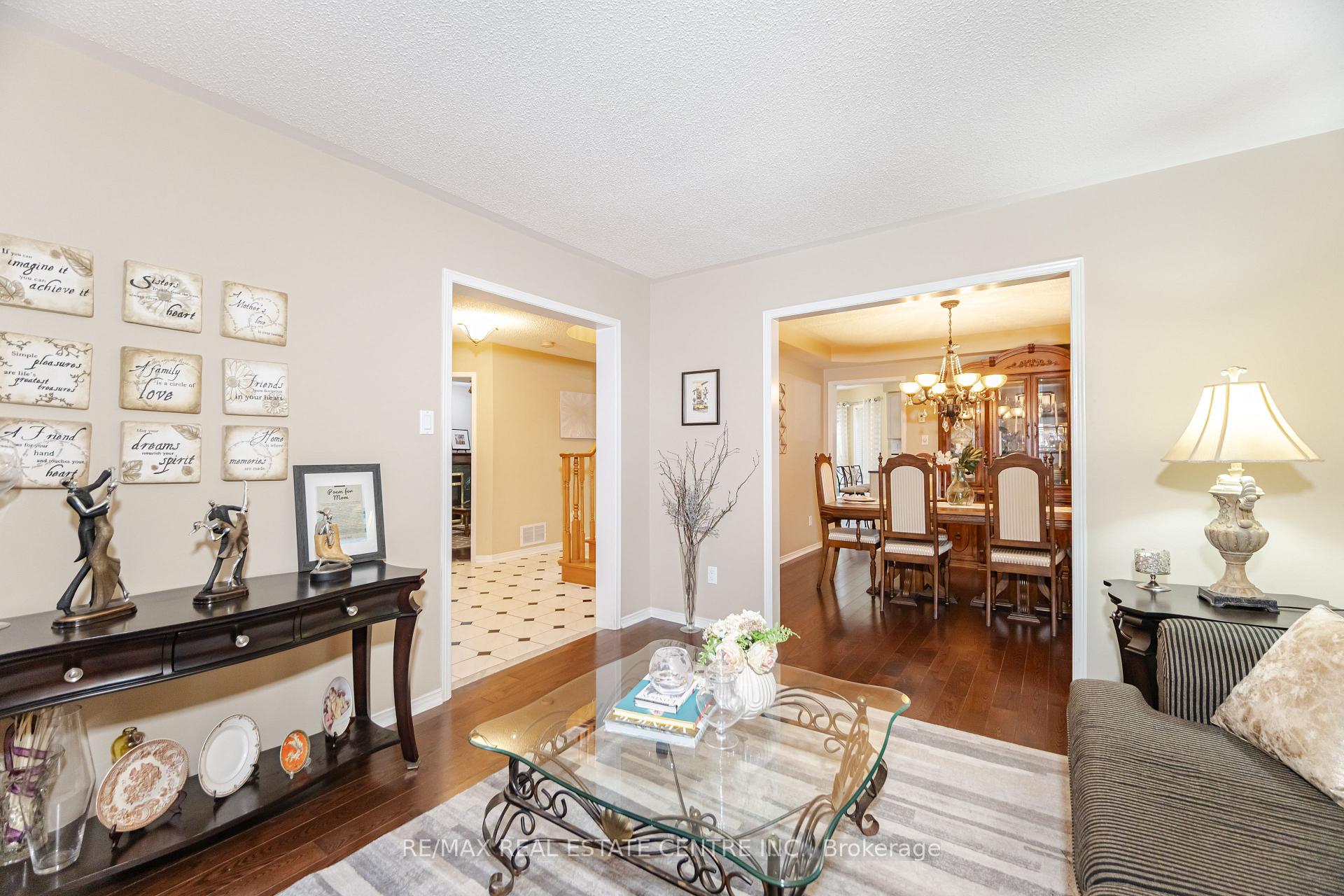 Photo 10 of 126 Eagleridge Drive, Brampton, Sandringham-Wellington — HOMEH