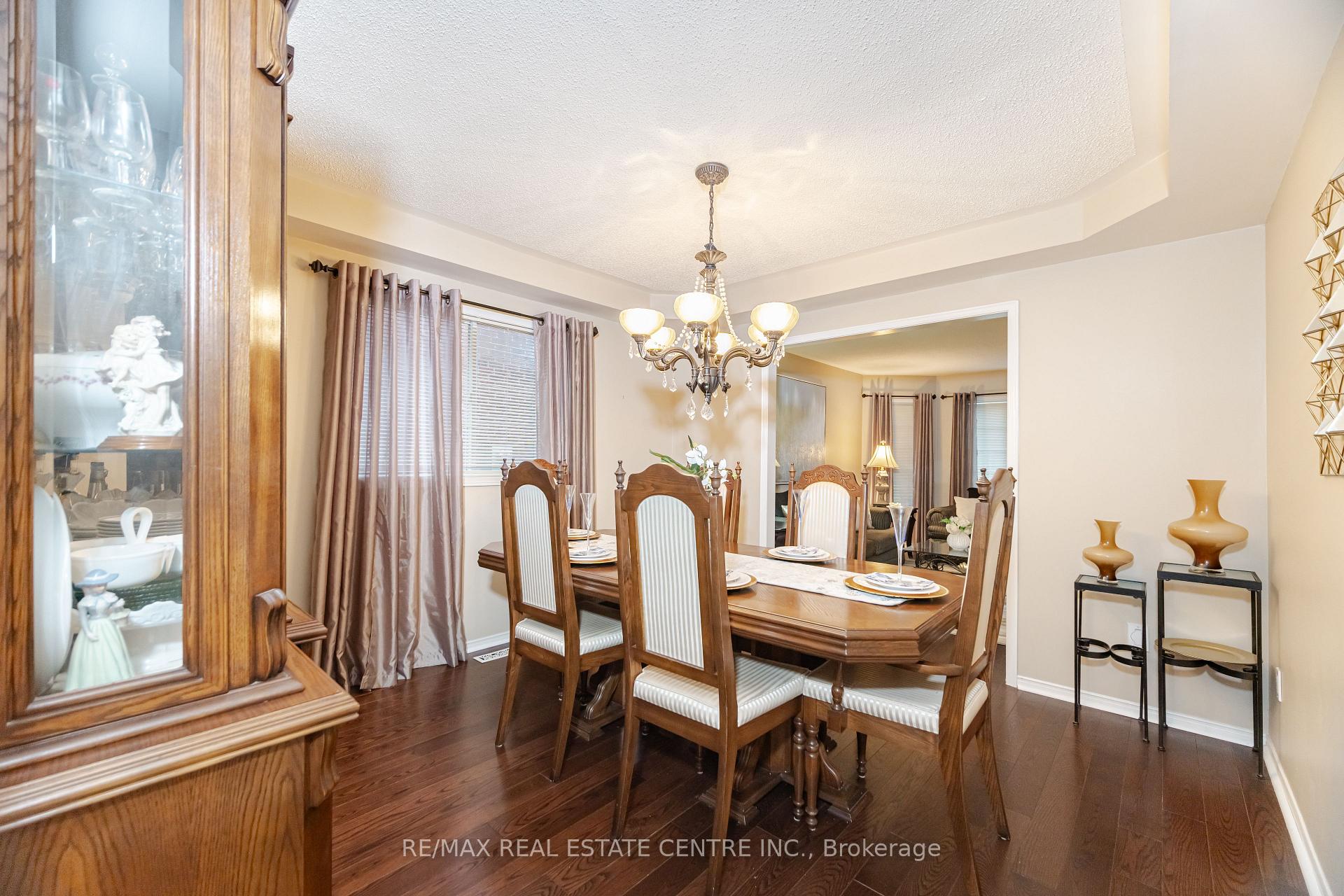 Photo 12 of 126 Eagleridge Drive, Brampton, Sandringham-Wellington — HOMEH