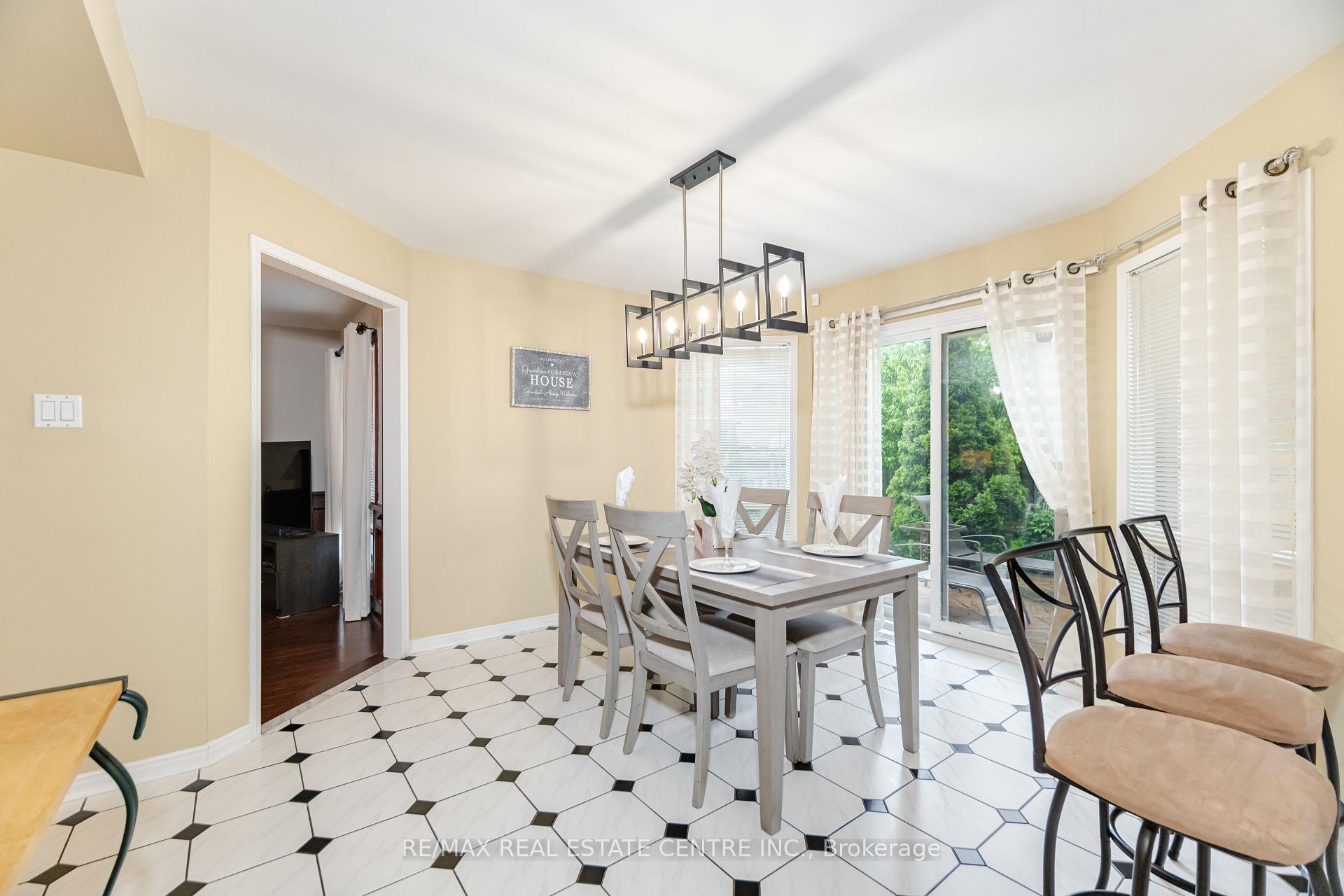 Photo 17 of 126 Eagleridge Drive, Brampton, Sandringham-Wellington — HOMEH