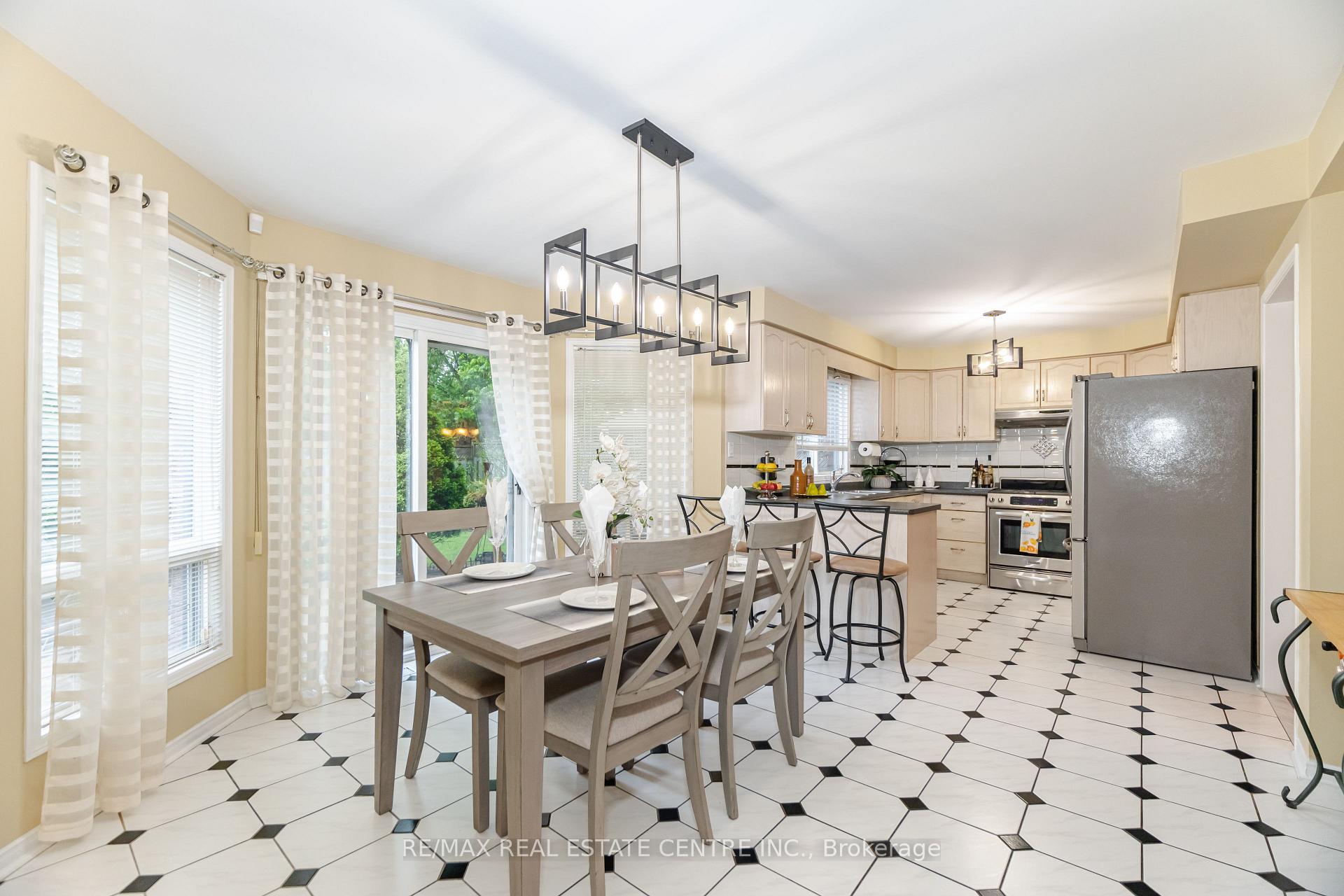 Photo 19 of 126 Eagleridge Drive, Brampton, Sandringham-Wellington — HOMEH