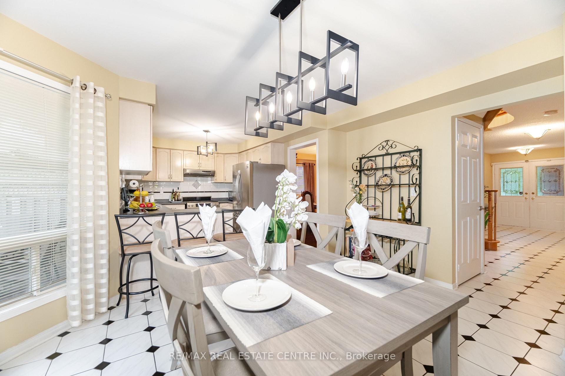 Photo 20 of 126 Eagleridge Drive, Brampton, Sandringham-Wellington — HOMEH