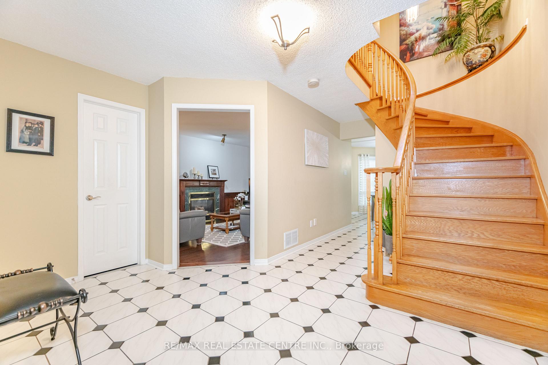 Photo 27 of 126 Eagleridge Drive, Brampton, Sandringham-Wellington — HOMEH