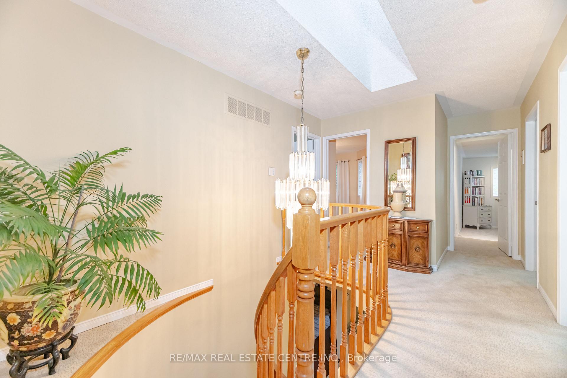 Photo 28 of 126 Eagleridge Drive, Brampton, Sandringham-Wellington — HOMEH
