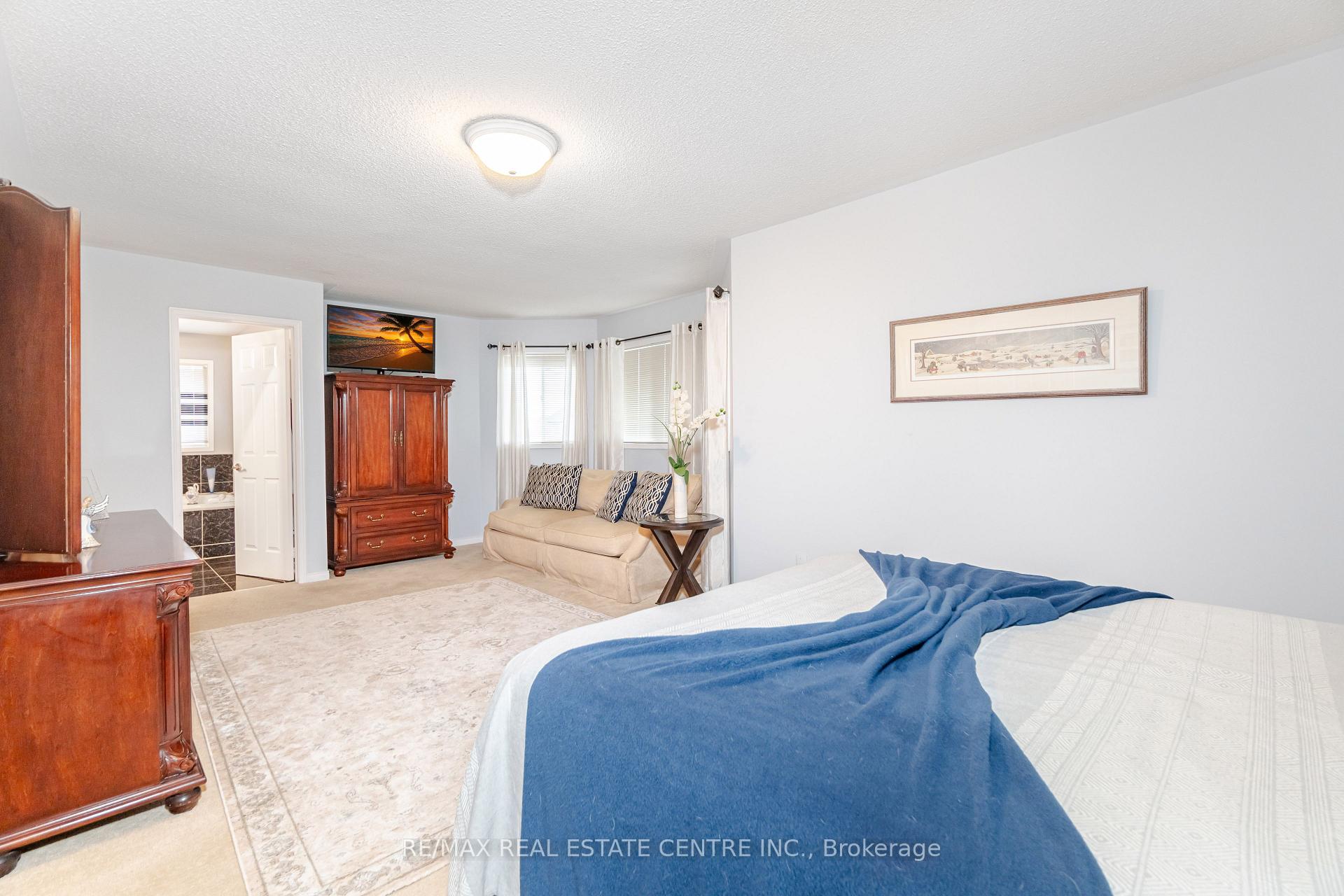 Photo 33 of 126 Eagleridge Drive, Brampton, Sandringham-Wellington — HOMEH