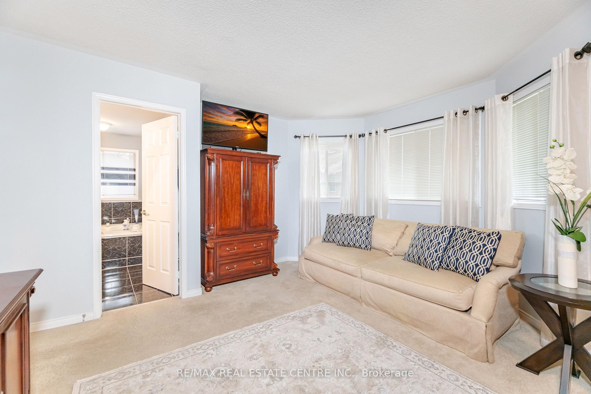 Photo 34 of 126 Eagleridge Drive, Brampton, Sandringham-Wellington — HOMEH