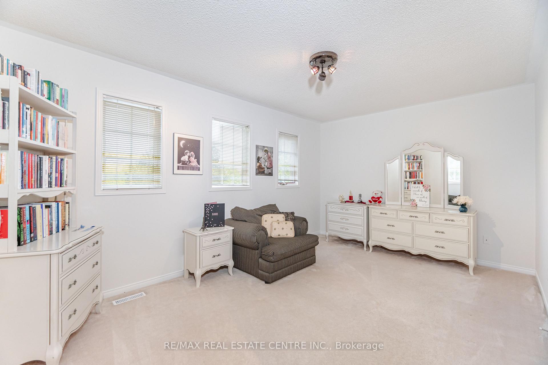Photo 40 of 126 Eagleridge Drive, Brampton, Sandringham-Wellington — HOMEH