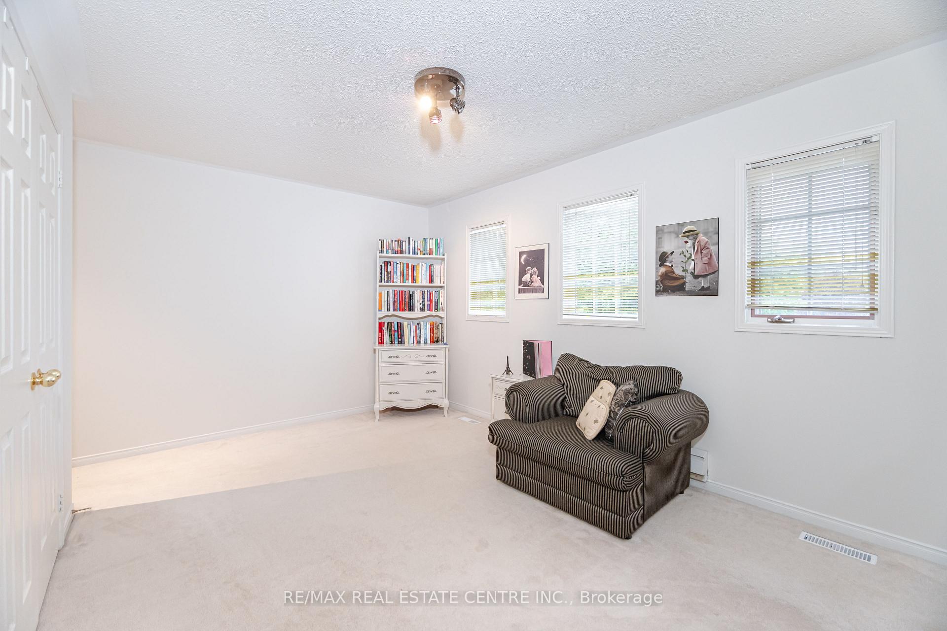 Photo 41 of 126 Eagleridge Drive, Brampton, Sandringham-Wellington — HOMEH