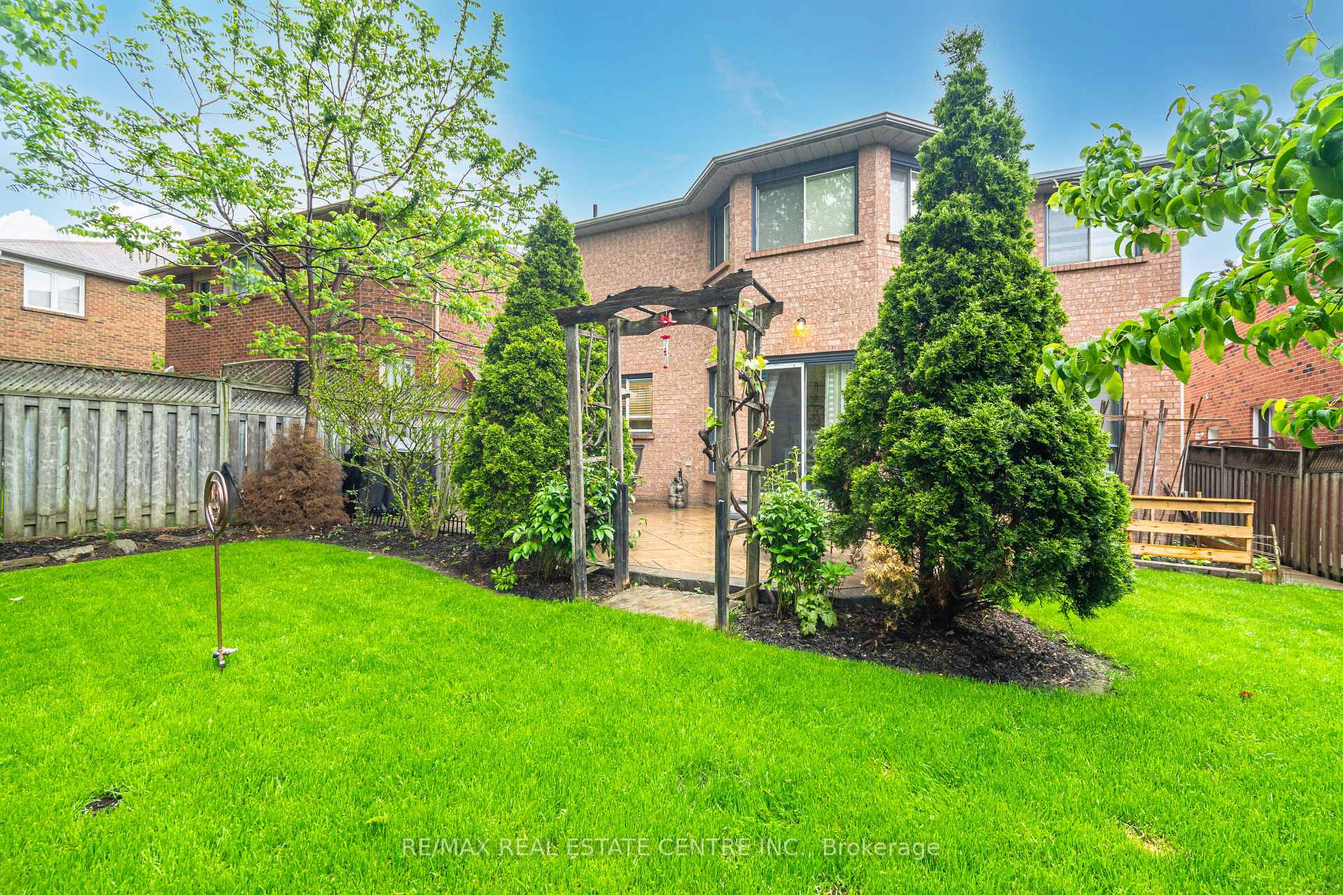 Photo 50 of 126 Eagleridge Drive, Brampton, Sandringham-Wellington — HOMEH
