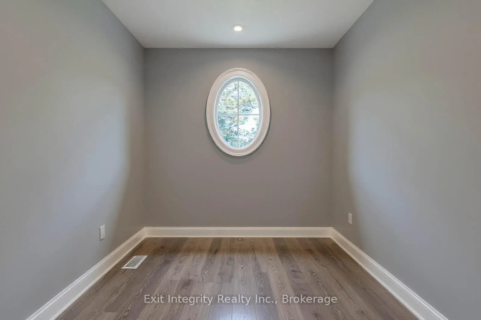 Photo 210 of 407 Harrisburg Road, Hamilton, Rural Flamborough — HOMEH