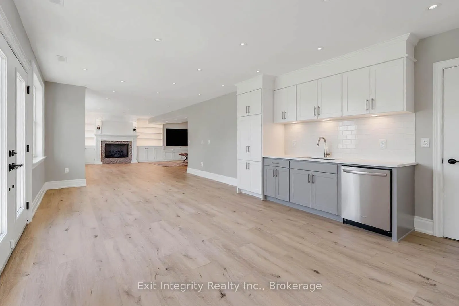 Photo 242 of 407 Harrisburg Road, Hamilton, Rural Flamborough — HOMEH