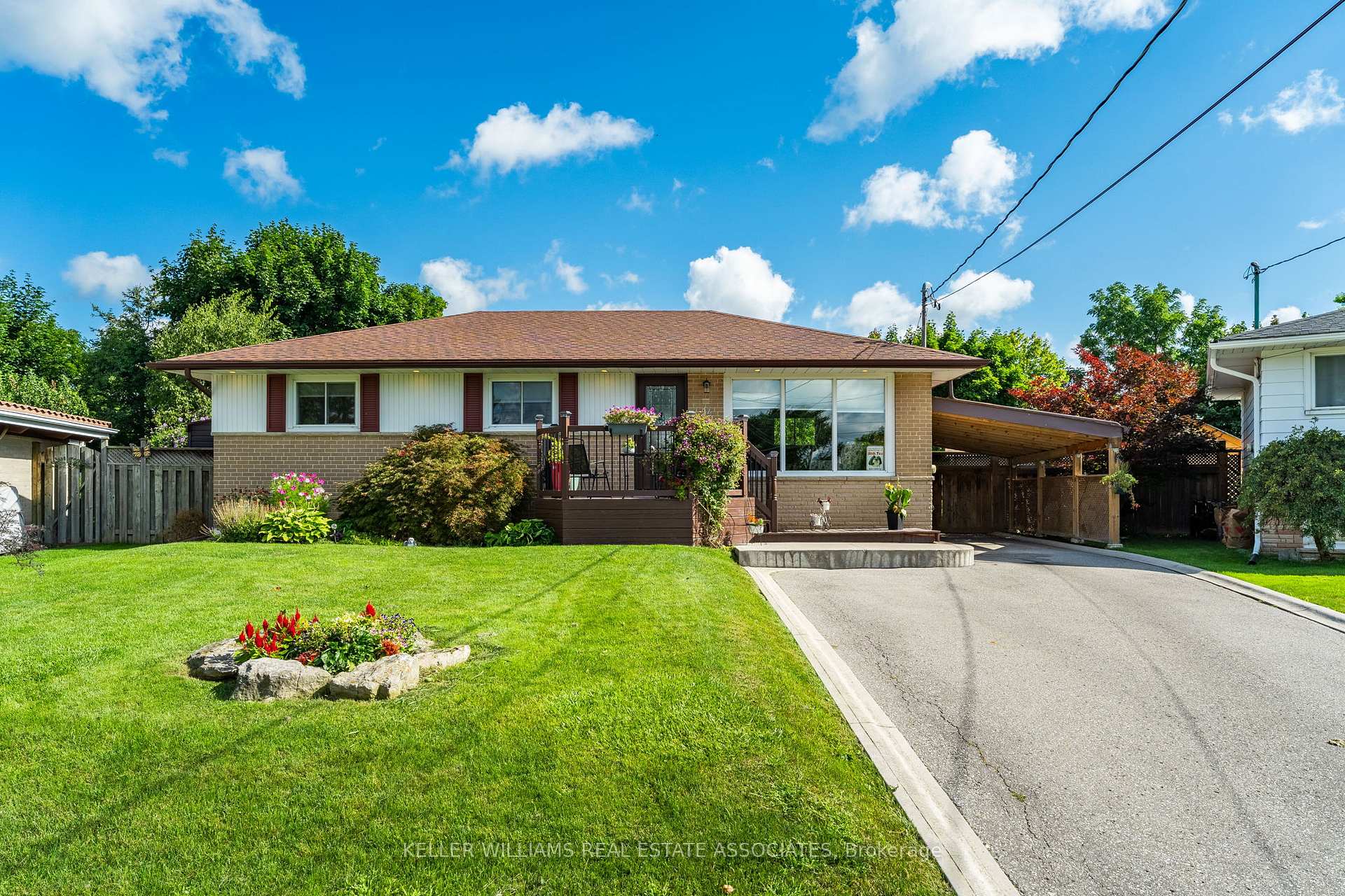 Photo 1 of 14 Moultrey Crescent, Halton Hills, Georgetown — HOMEH