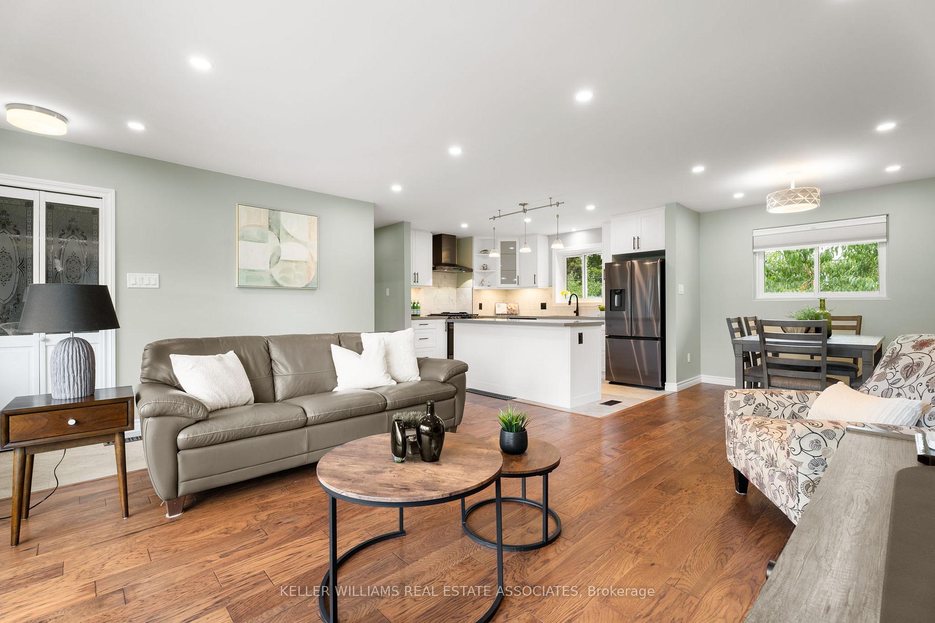 Photo 6 of 14 Moultrey Crescent, Halton Hills, Georgetown — HOMEH