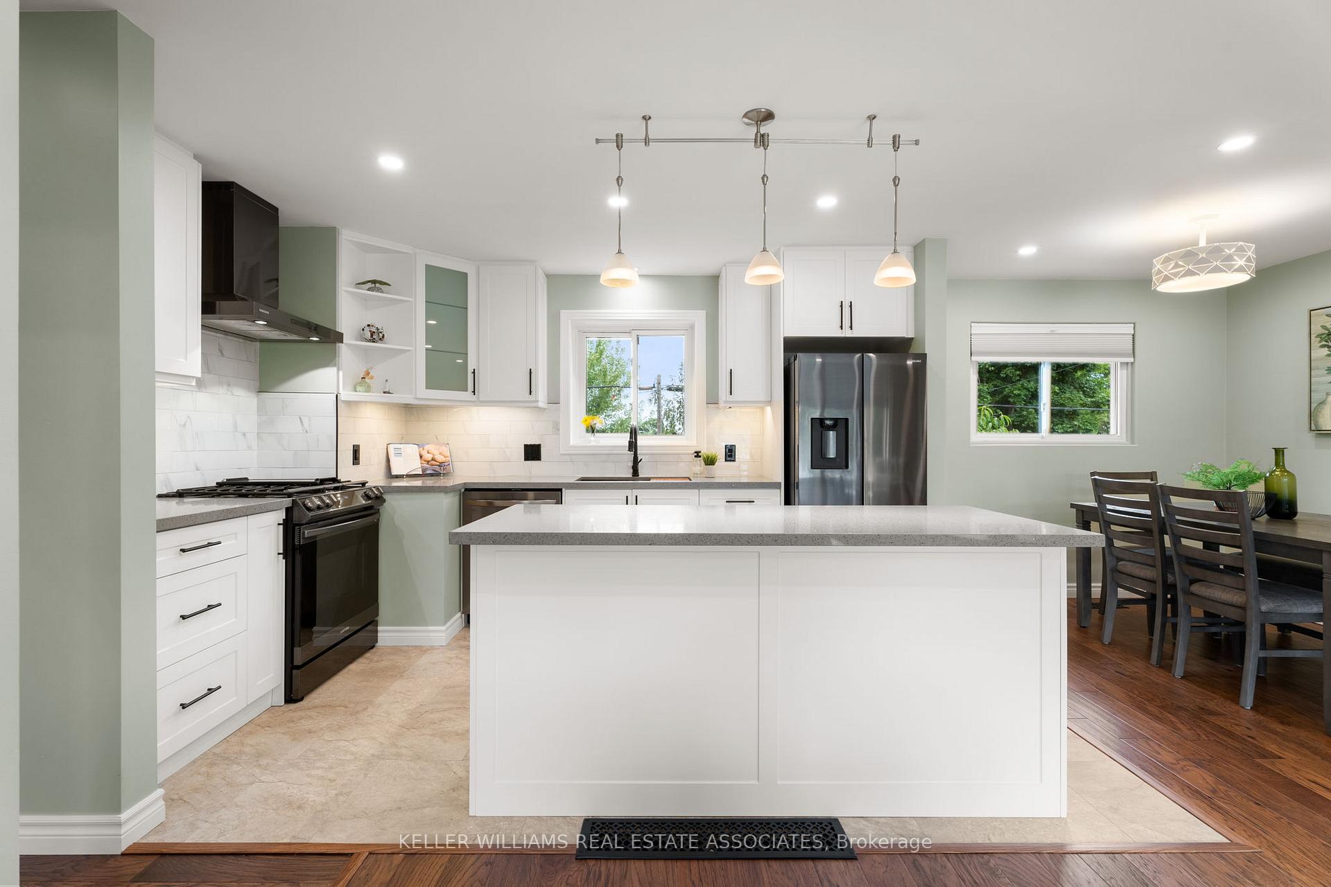 Photo 9 of 14 Moultrey Crescent, Halton Hills, Georgetown — HOMEH