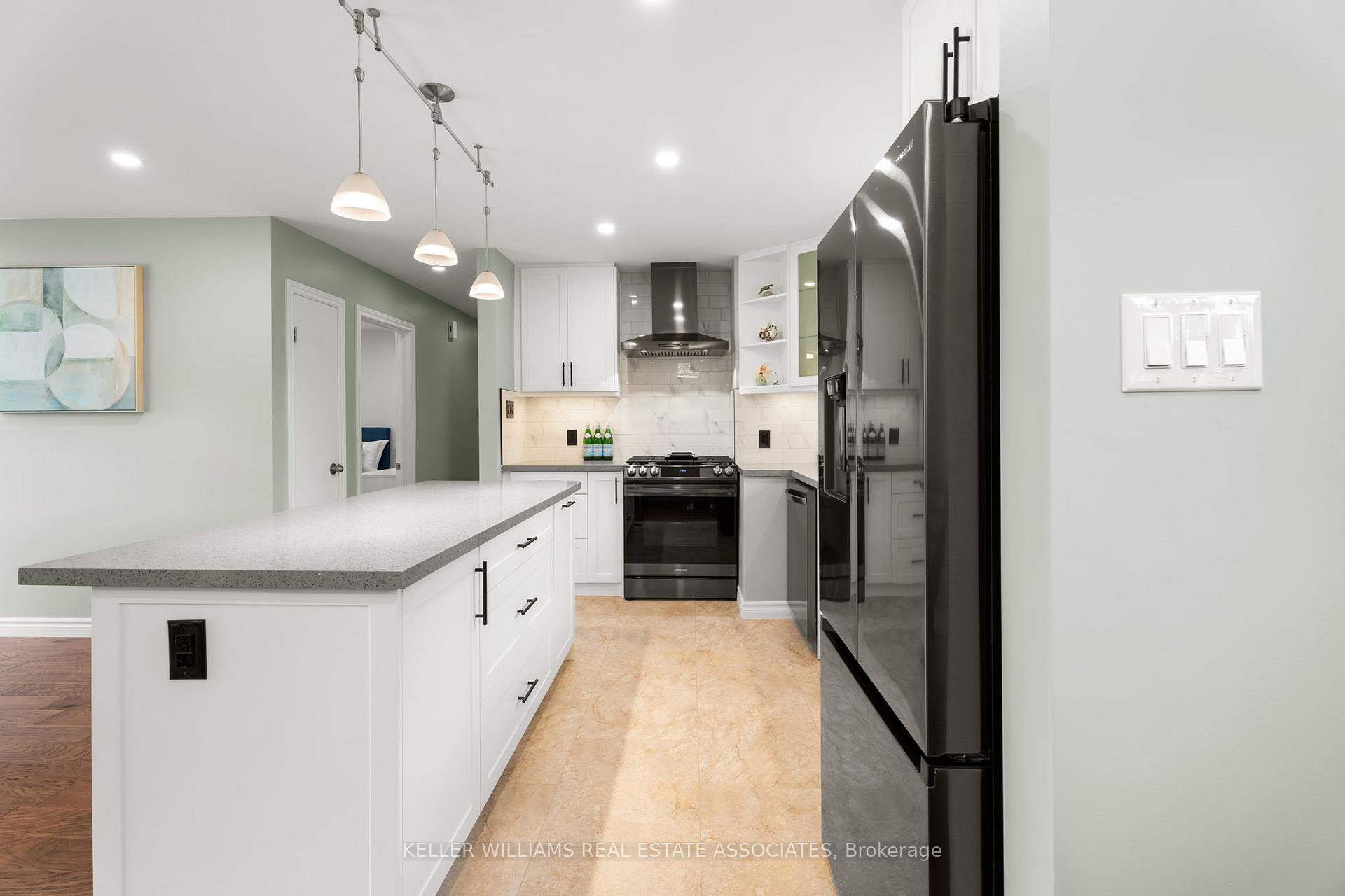 Photo 11 of 14 Moultrey Crescent, Halton Hills, Georgetown — HOMEH