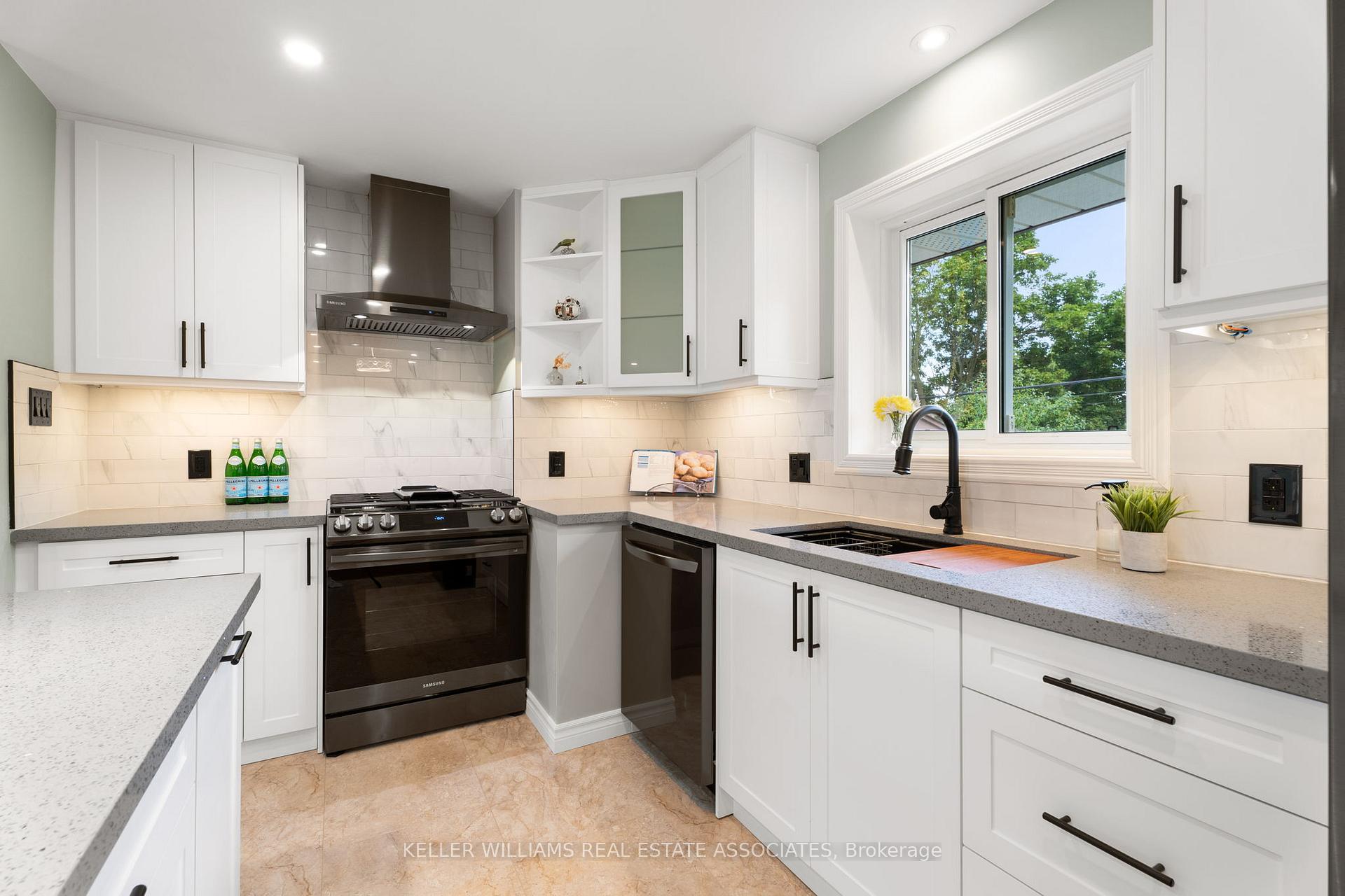 Photo 12 of 14 Moultrey Crescent, Halton Hills, Georgetown — HOMEH