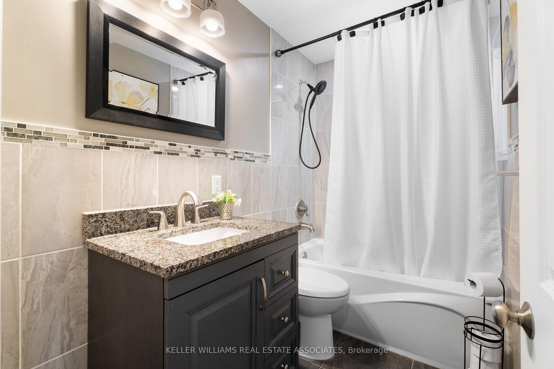 Photo 18 of 14 Moultrey Crescent, Halton Hills, Georgetown — HOMEH