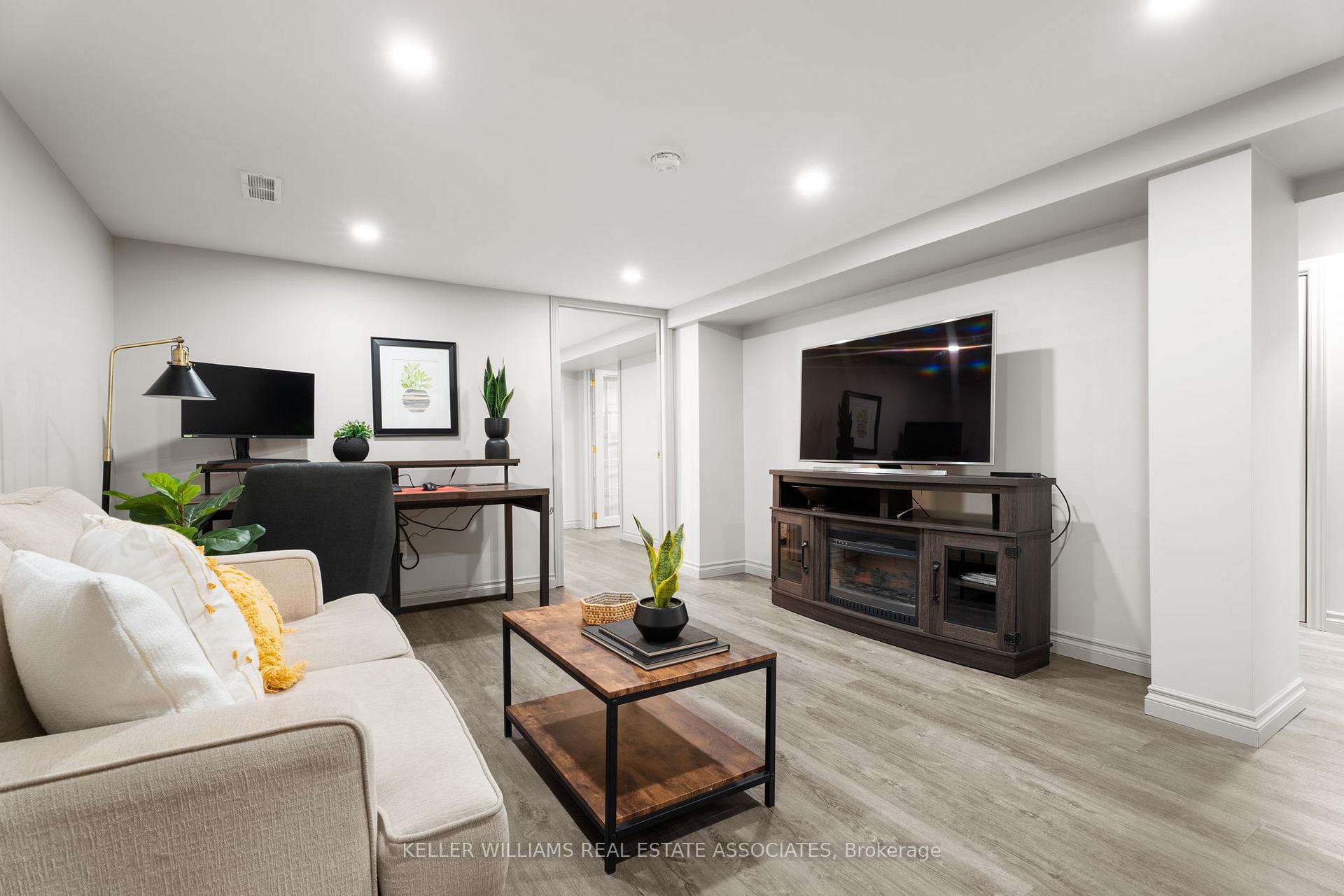 Photo 21 of 14 Moultrey Crescent, Halton Hills, Georgetown — HOMEH