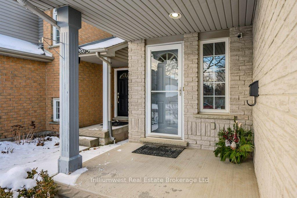 Photo 3 of 32 Camm Crescent, Guelph, Pineridge/Westminster Woods — HOMEH