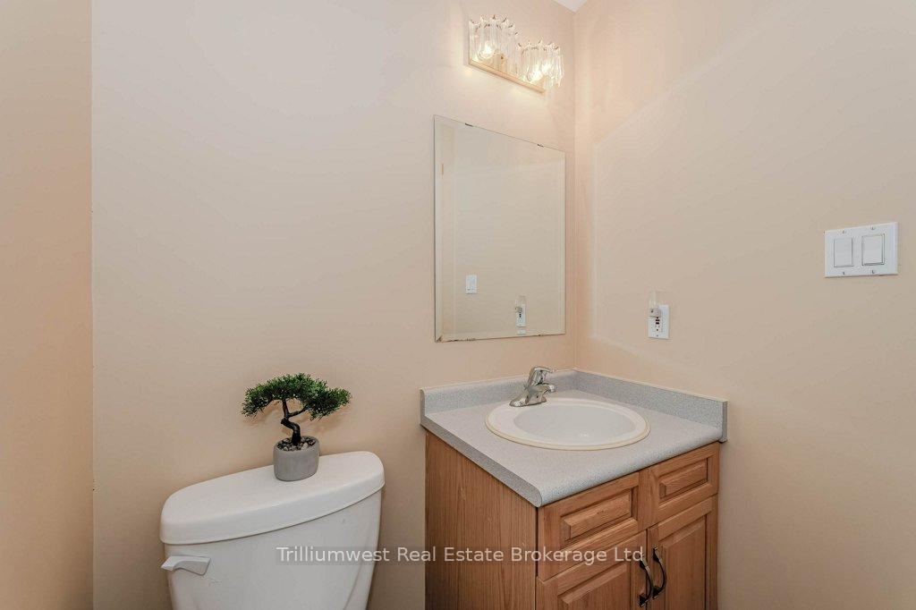 Photo 13 of 32 Camm Crescent, Guelph, Pineridge/Westminster Woods — HOMEH