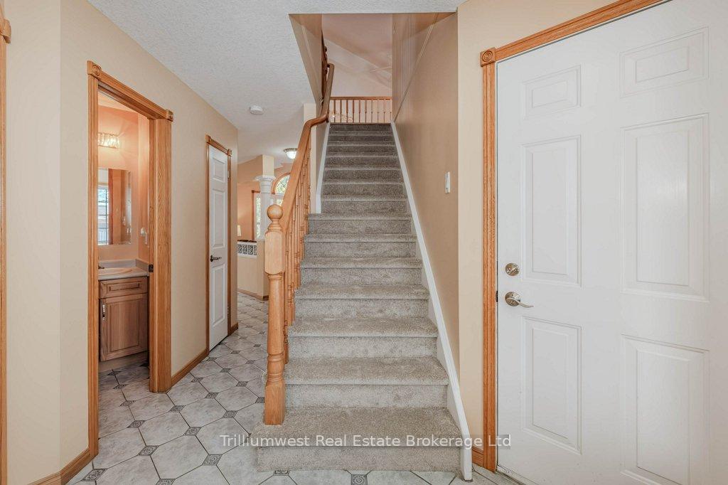 Photo 14 of 32 Camm Crescent, Guelph, Pineridge/Westminster Woods — HOMEH