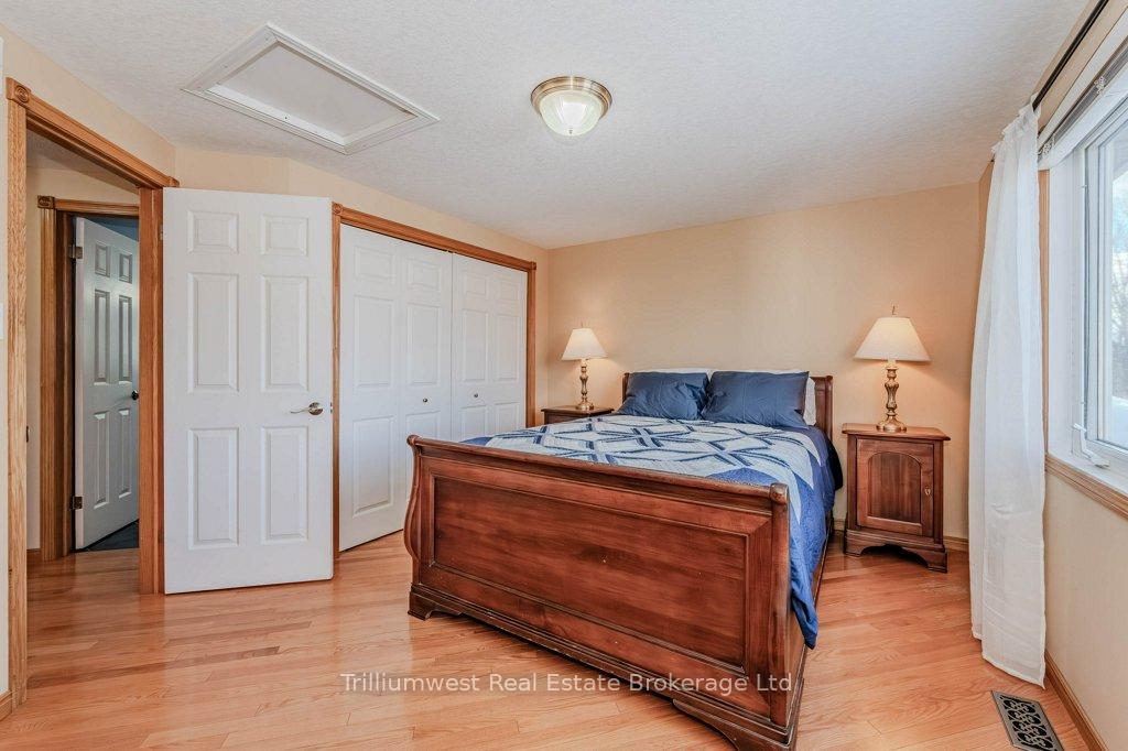 Photo 22 of 32 Camm Crescent, Guelph, Pineridge/Westminster Woods — HOMEH