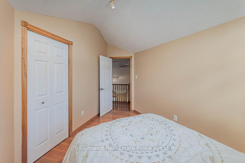 Photo 24 of 32 Camm Crescent, Guelph, Pineridge/Westminster Woods — HOMEH