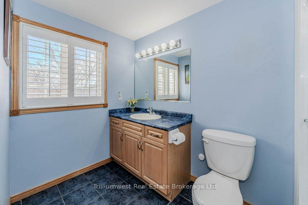 Photo 25 of 32 Camm Crescent, Guelph, Pineridge/Westminster Woods — HOMEH