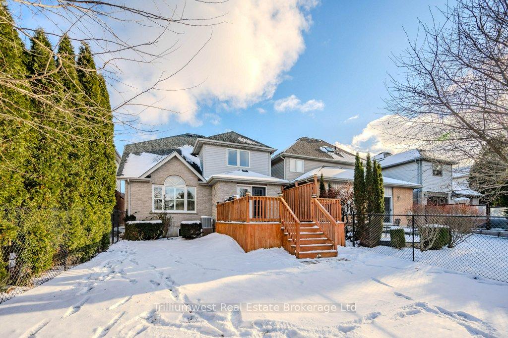 Photo 27 of 32 Camm Crescent, Guelph, Pineridge/Westminster Woods — HOMEH