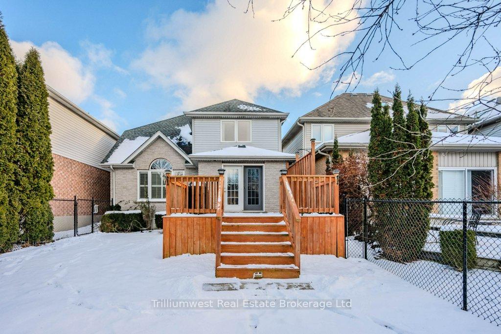 Photo 28 of 32 Camm Crescent, Guelph, Pineridge/Westminster Woods — HOMEH