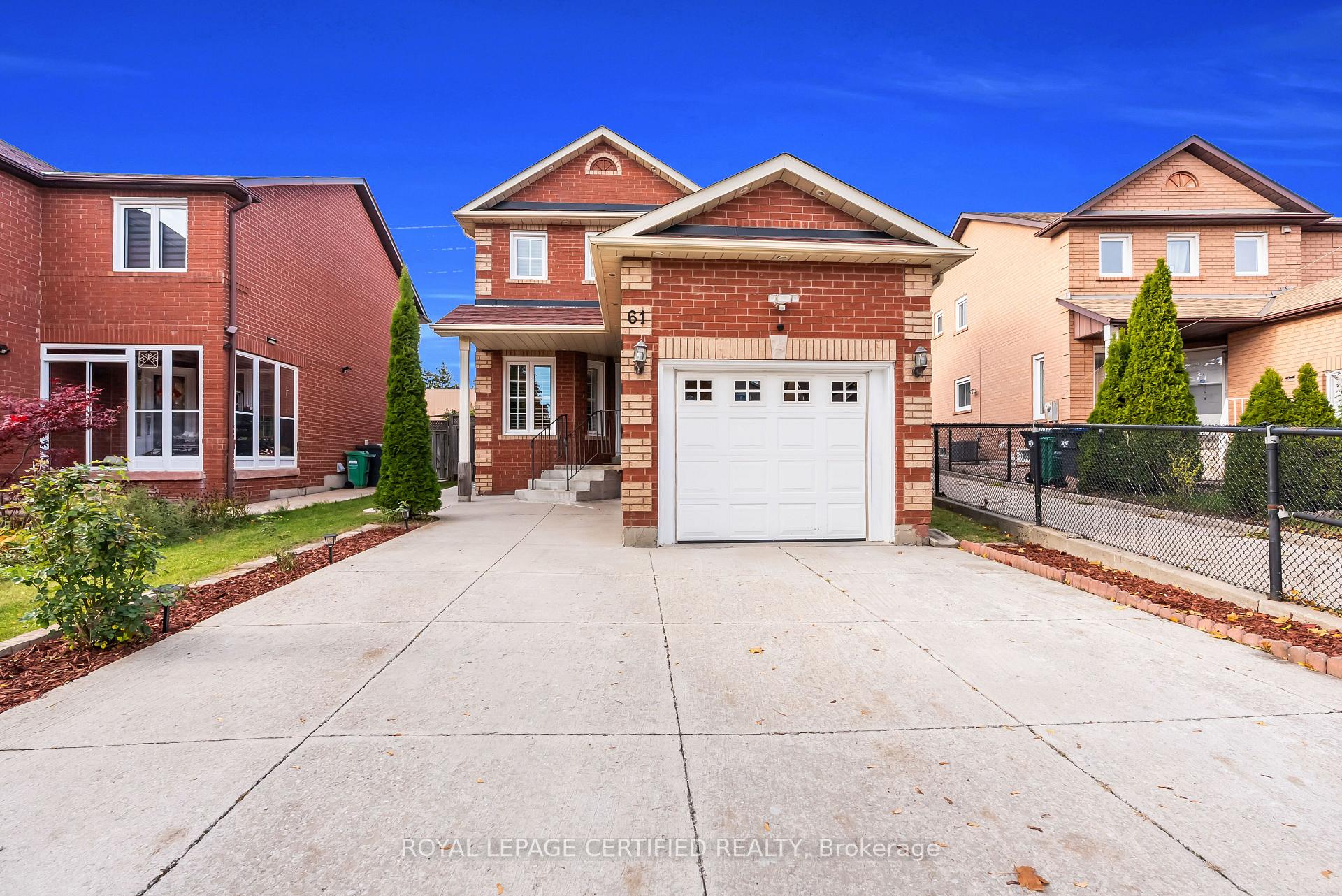 Photo 3 of 61 Cranberry Crescent, Brampton, Fletcher's Creek South — HOMEH