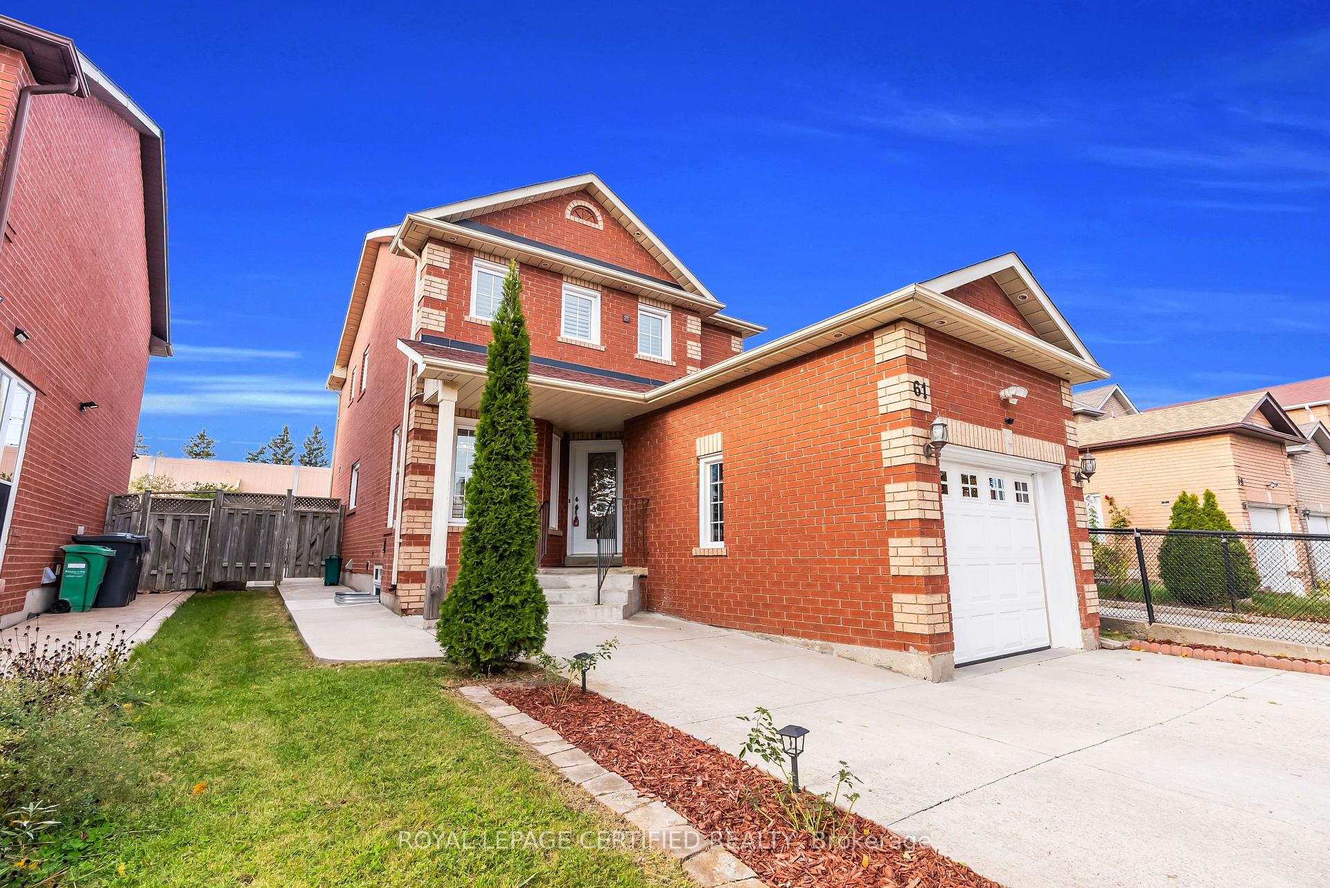 Photo 4 of 61 Cranberry Crescent, Brampton, Fletcher's Creek South — HOMEH